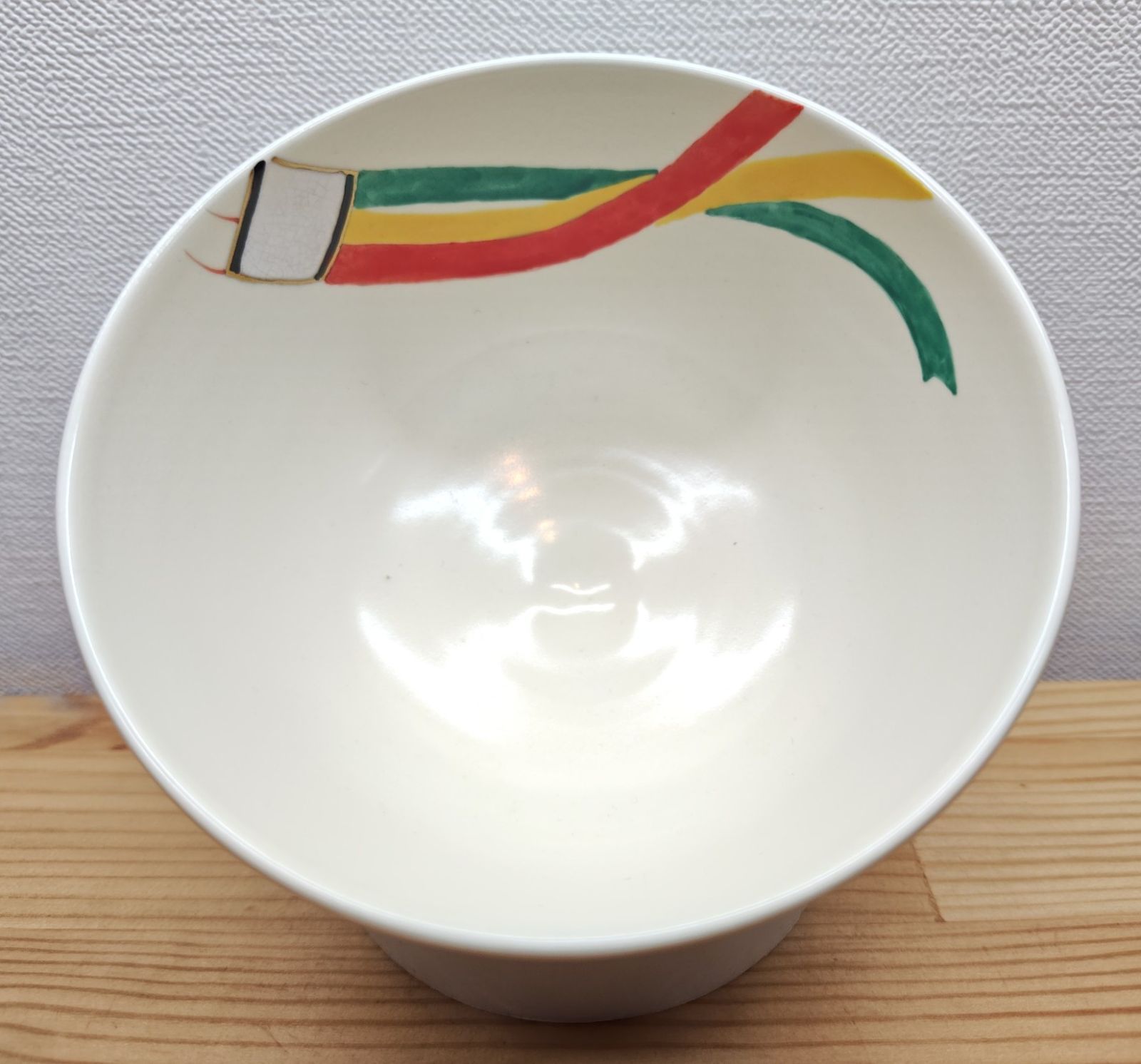 逢絢亭・新品】茶道具 茶碗 京焼 白釉 鯉のぼりの図 水出宋絢 紙箱入り