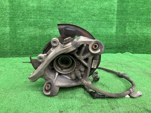 マークX GRX135 右リアナックルハブ 250G FOUR 4WD 42304-30140 202