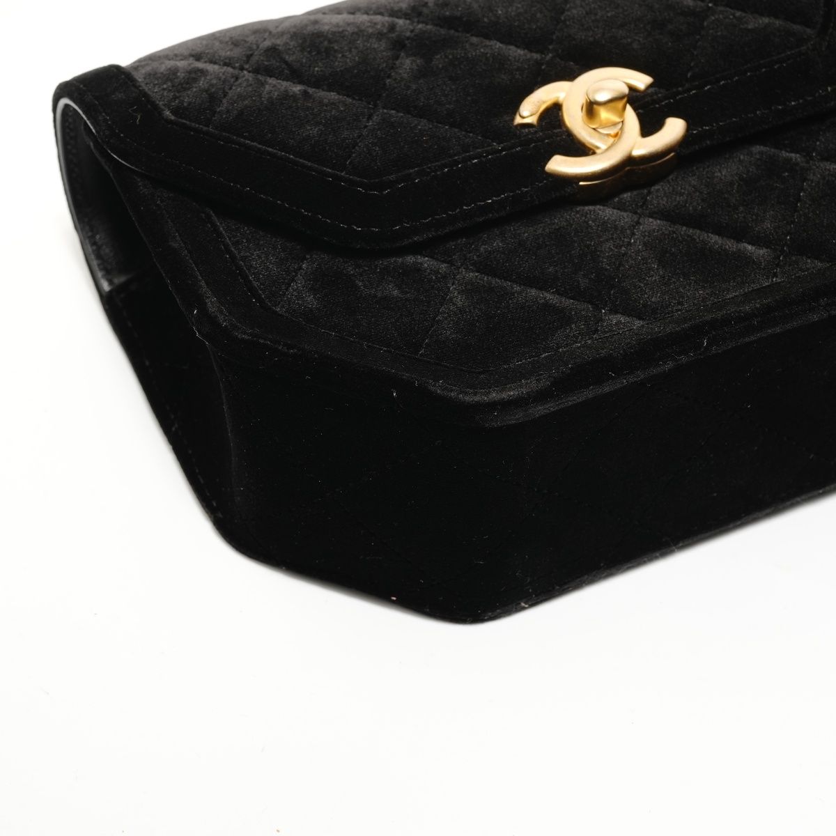 シャネル CHANEL 2022-2025 ベロア マトラッセ ショルダーバッグ【中古】 CHANEL シャネル ショルダーバッグ 2022-2025 ベロア マトラッセ【中古