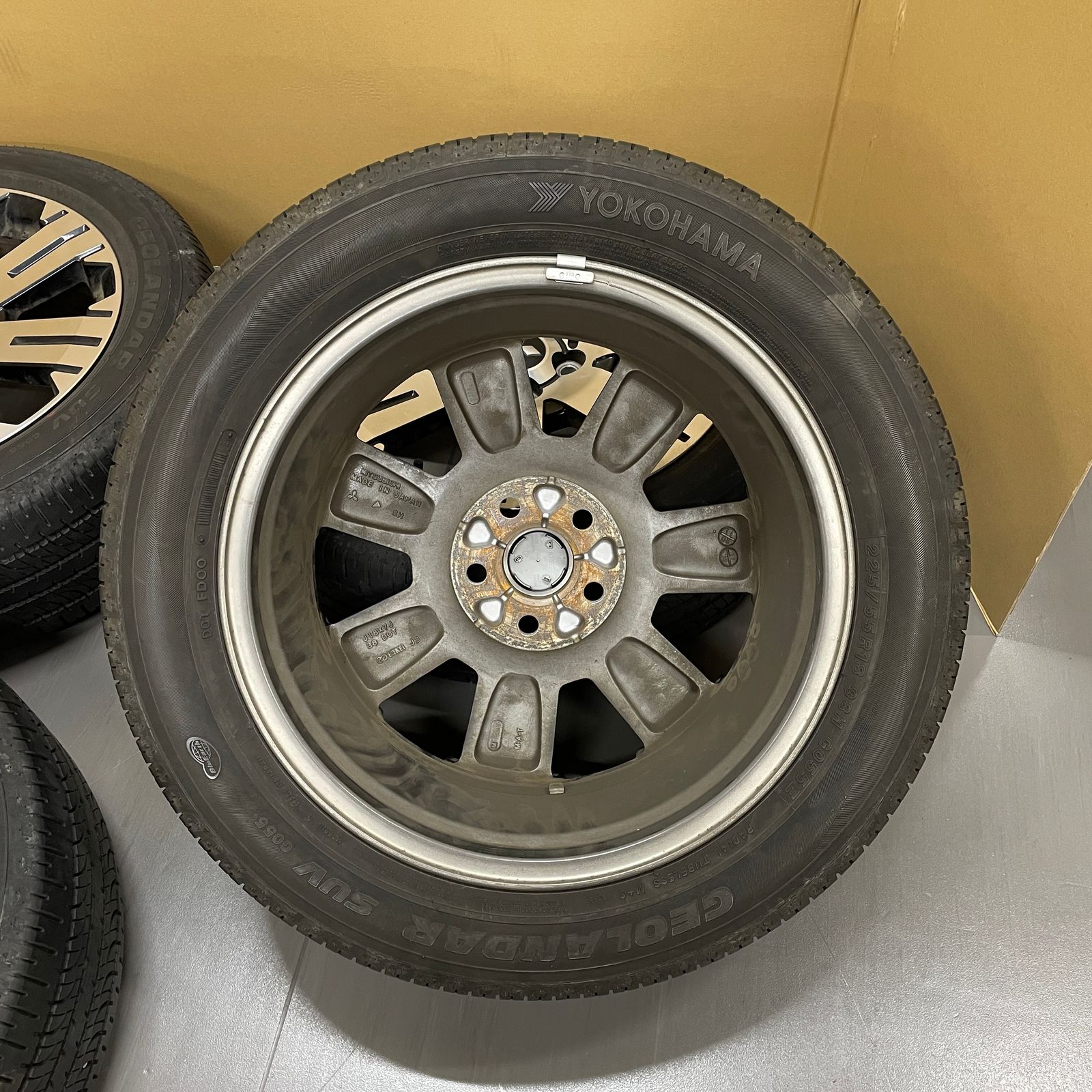 225/55R18 ジオランダー G055E ENKEI 18x7J+38 デリカD:5純正ホイール 