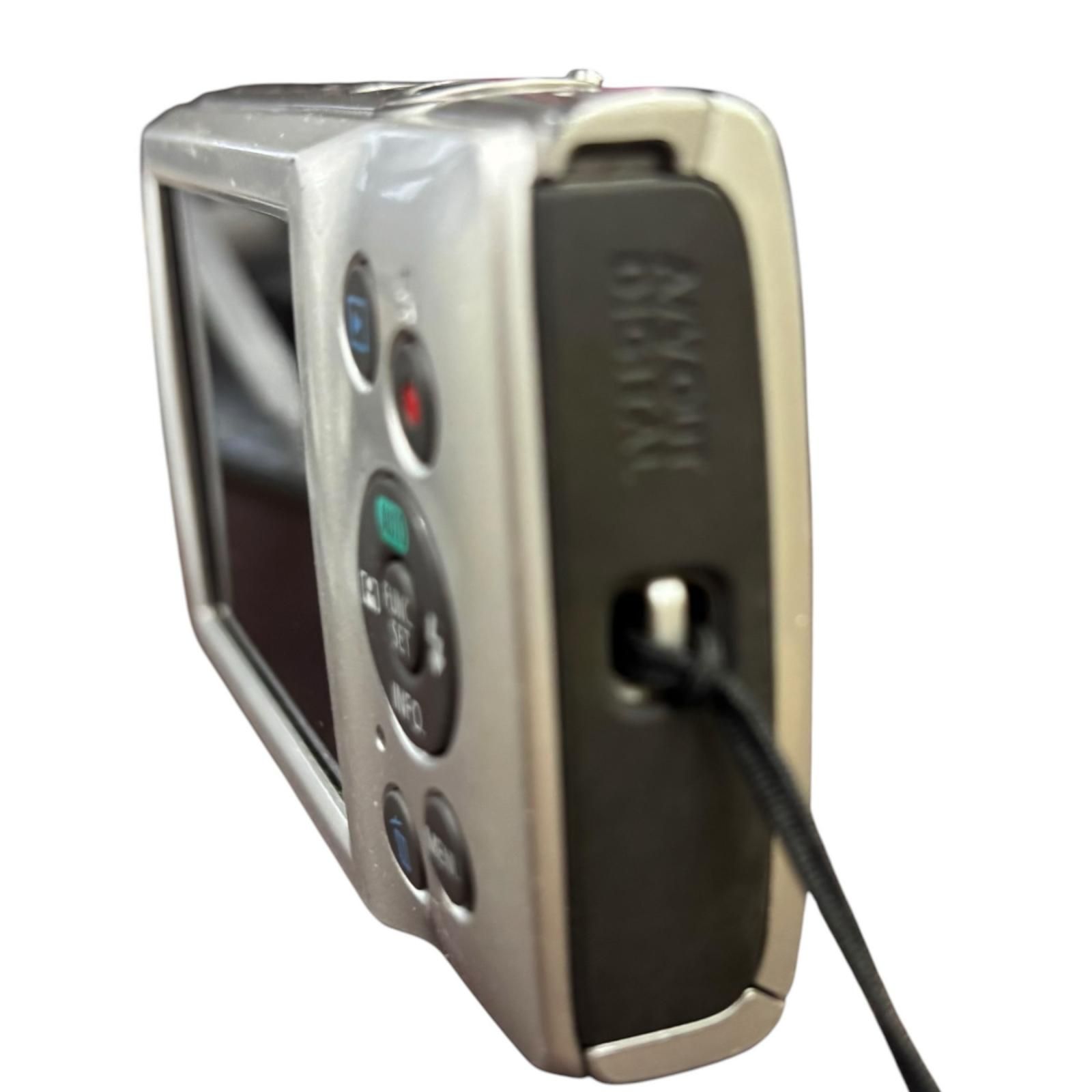 118011 ジャンク品 canon キャノン デジタルカメラ IXY 180 シルバー 