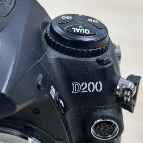 Nikon D200 ボディ デジタル一眼レフカメラ 動作未確認 動作未確認 Nikon ニコン デジタル一眼レフカメラ D200 - メルカリ