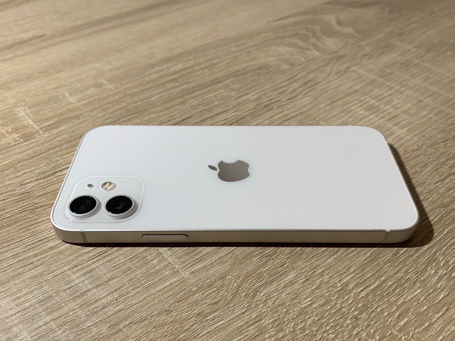 iPhone 12 64GB ホワイト ジャンク品 - メルカリ