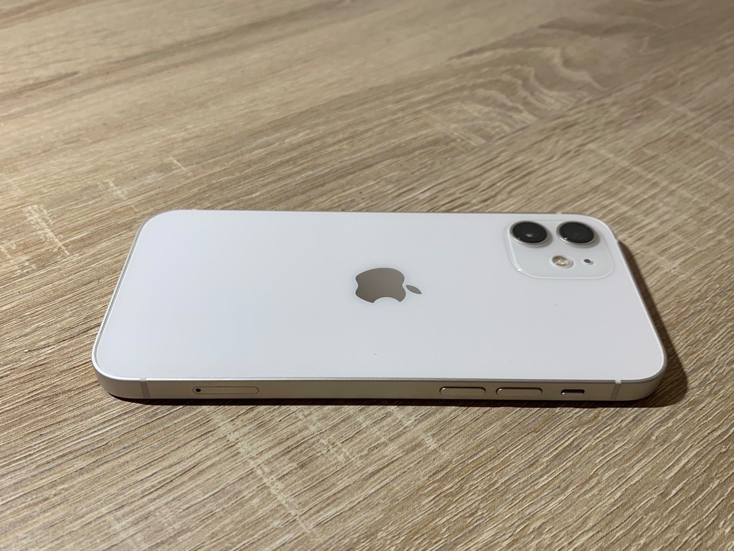 iPhone 12 64GB ホワイト ジャンク品 - メルカリ