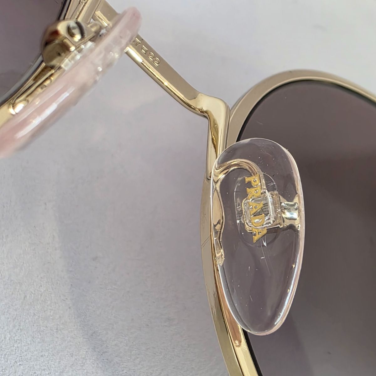 PRADA プラダ ラウンド 丸形 サークル サングラス SPR59X メタル ブラック ゴールド  レディース【中古】 PRADA プラダ ラウンド 丸形 サークル サングラス SPR59X レディース