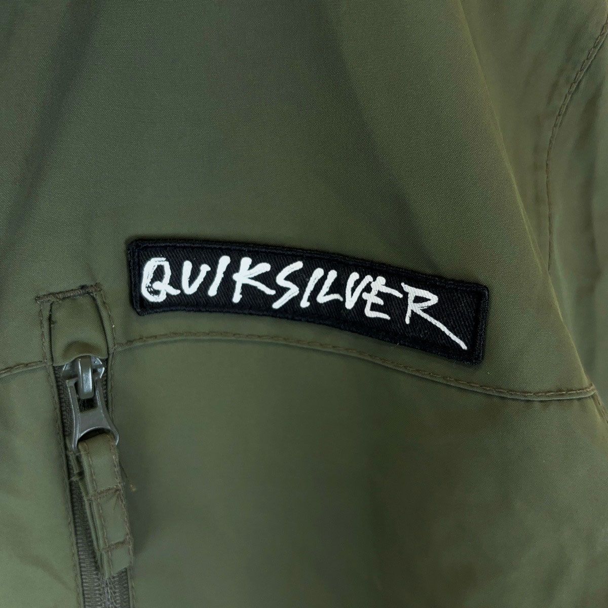 [上下セット] QUIKSILVER クイックシルバー MISSION SPECAIL ART ジャケット M カーキ /HIGH GARAGE パンツ L パンツ スノーボードウェア メンズ 上下セット] QUIKSILVER クイックシルバー MISSION SPECAIL ART