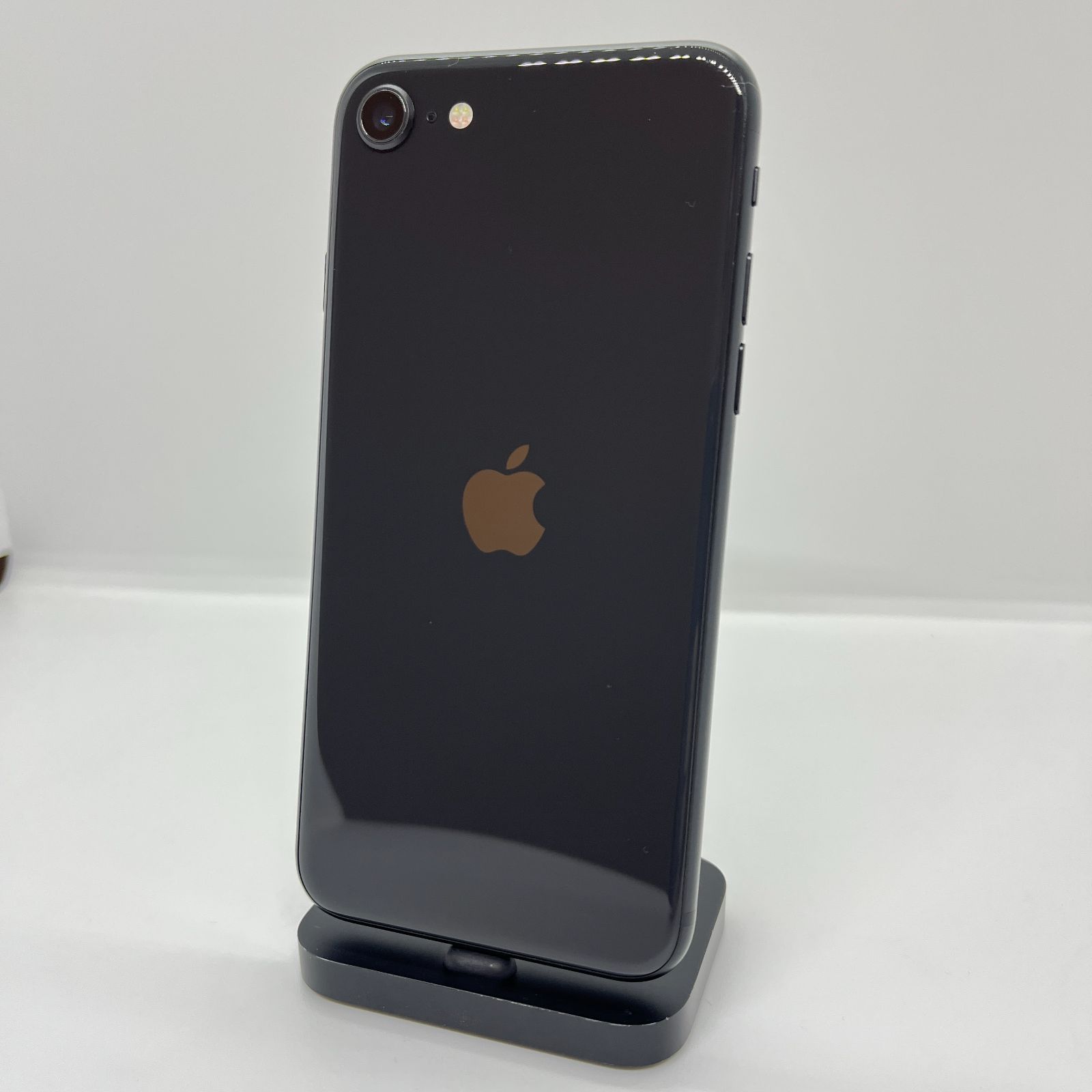 バッテリー最大容量100％】iPhoneSE2 64GB ブラック【SIMロック解除 