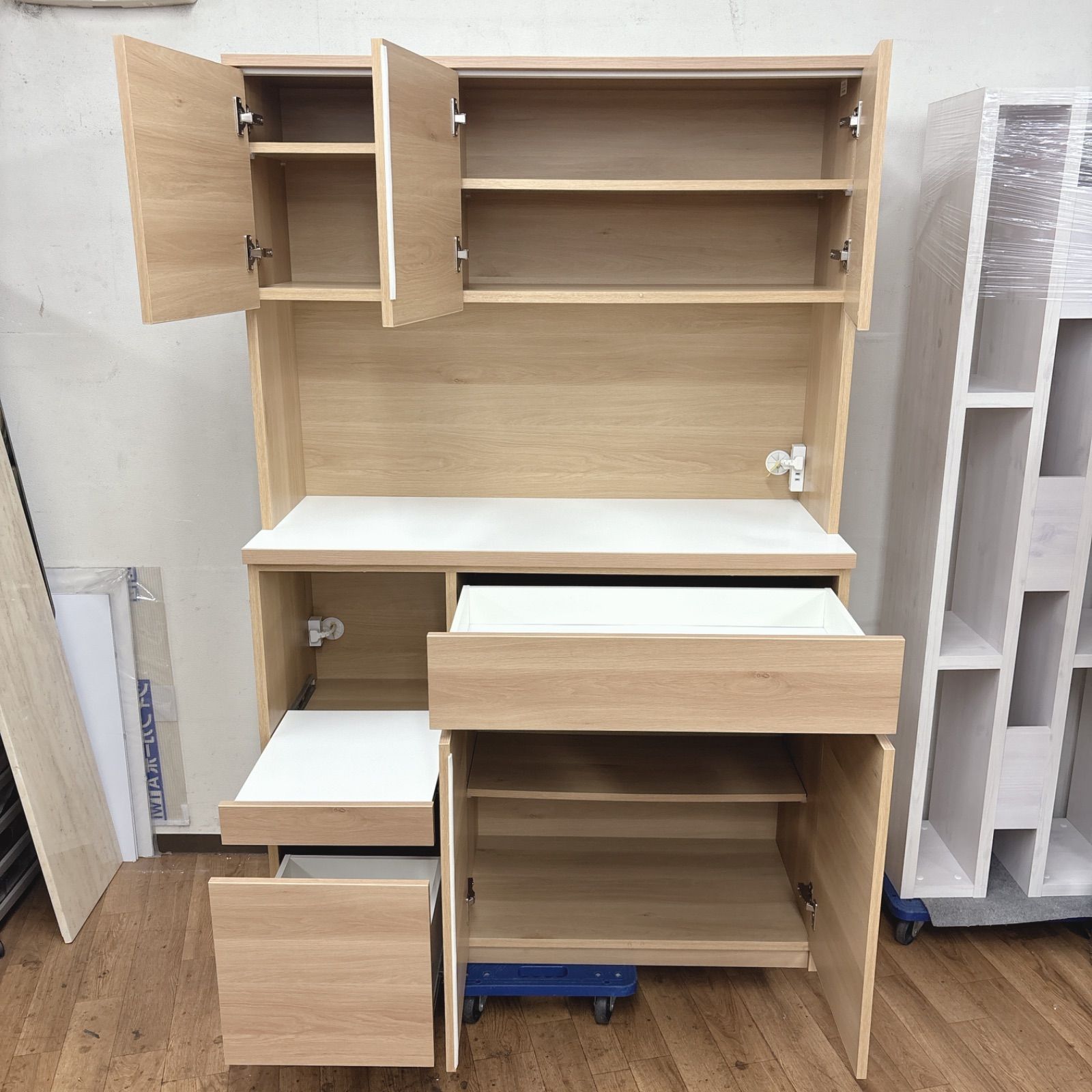 I703 ? 名古屋市近郊配送設置無料！ 土井インテリヤ キッチンボード 