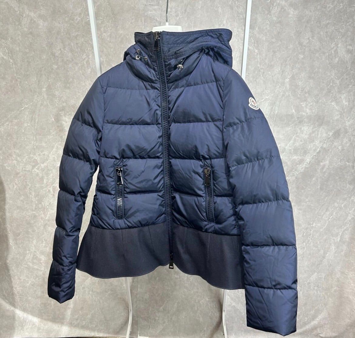 MONCLER モンクレール ダウンジャケット ペプラム NESEAネセアネイビー 