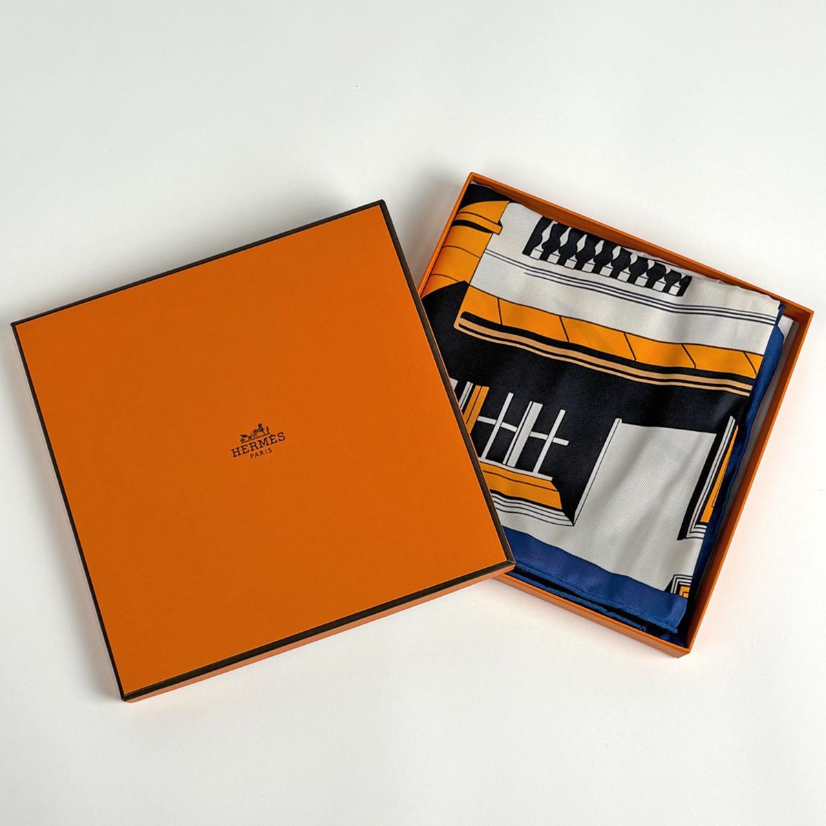 エルメス HERMES カレ70 MINUIT AU FAUBOURG ミッドナイト フォーブル
