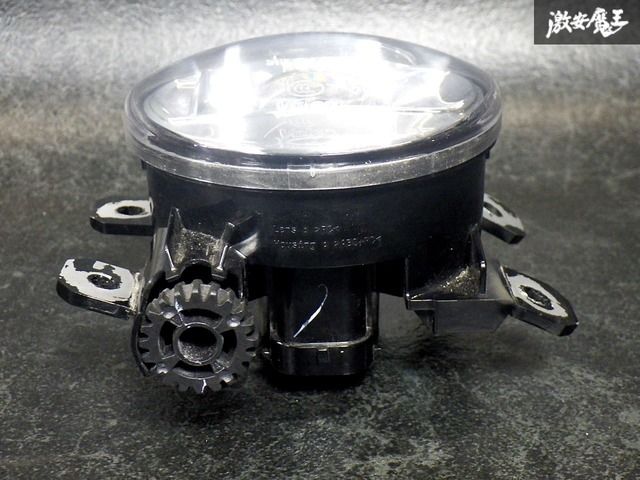 お得，大人気 【破損無し！ 即発送！】点灯OK！ Valeo 純正 フォグ