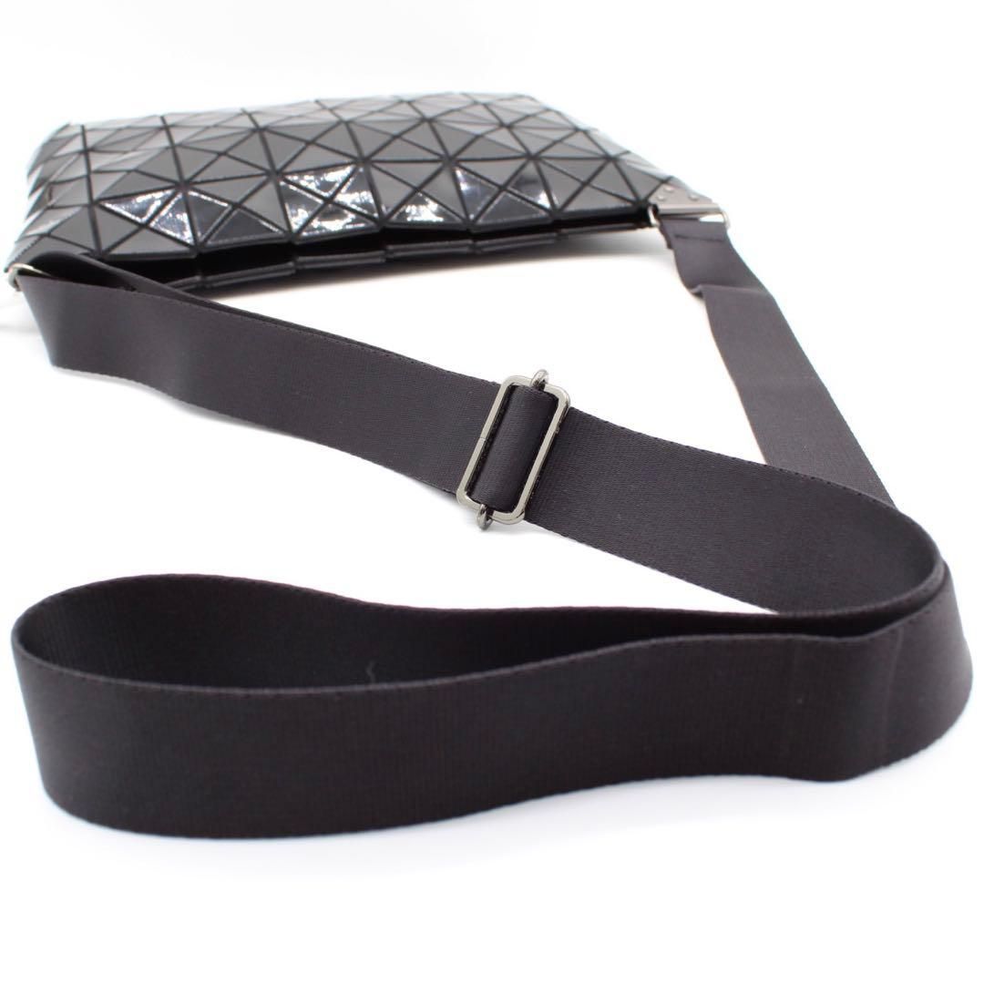 極美品】BAOBAO ISSEY MIYAKE ショルダーバッグ 斜め掛け 黒 - メルカリ