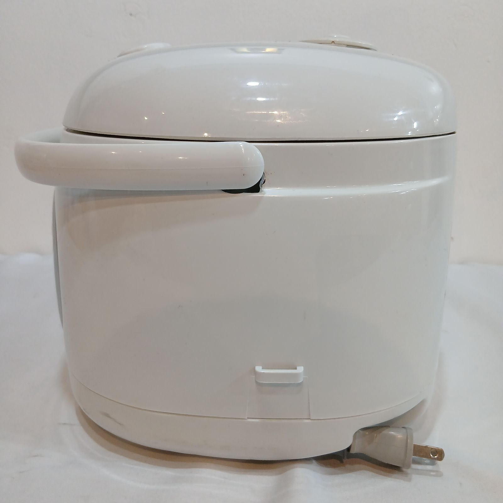 東芝（TOSHIBA）】IHジャー炊飯器 RC-5XE3【3合炊き/2016年製】／SK 