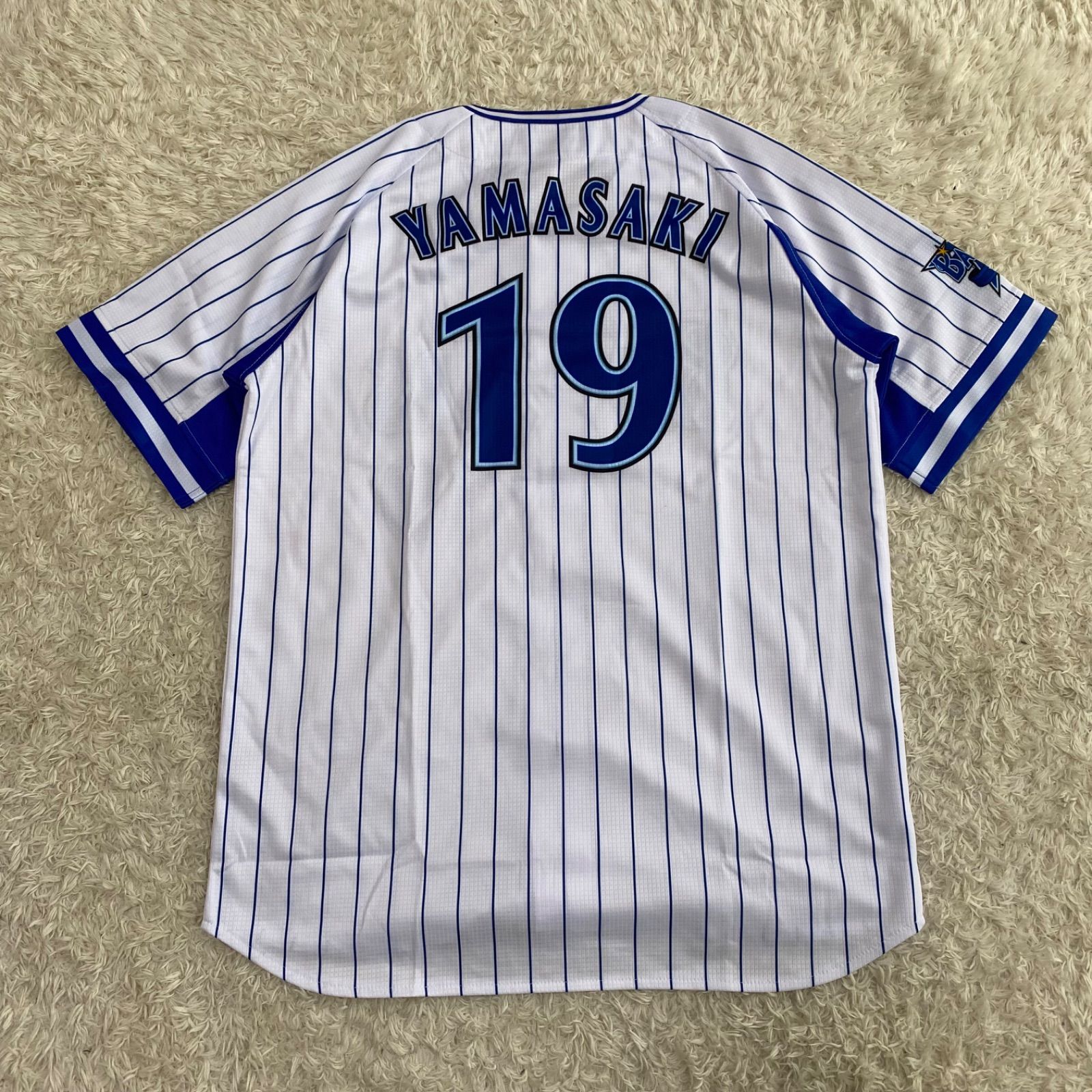 ②横浜DeNAベイスターズ　山崎選手　旧ホーム　ユニフォーム　Oサイズ 山崎康晃 レプリカユニフォームOサイズ 背番号19 横浜DeNAベイスターズ 応援グッズ