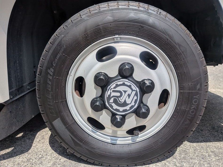 カムロード・ダイナ(トヨタ車)用 ホイールセンターキャップ / ナット