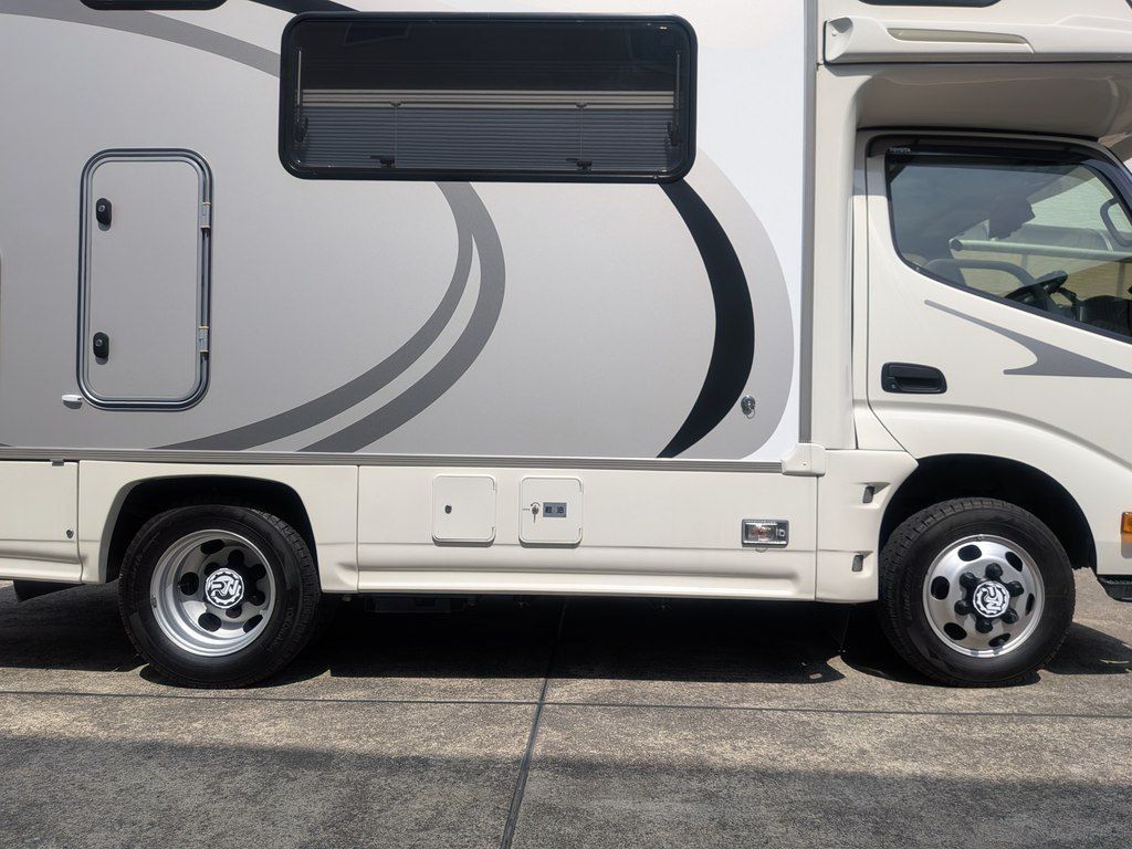 カムロード・ダイナ(トヨタ車)用 ホイールセンターキャップ / ナット