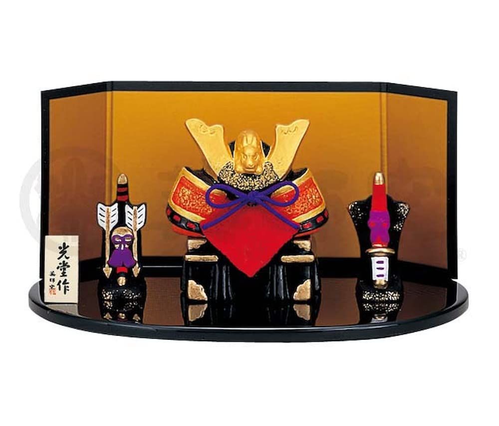新品 錦彩出世兜飾り(小) [(兜)4cm・(唐櫃)2cm・(弓矢)4cm・(刀)4cm] | 五月人形