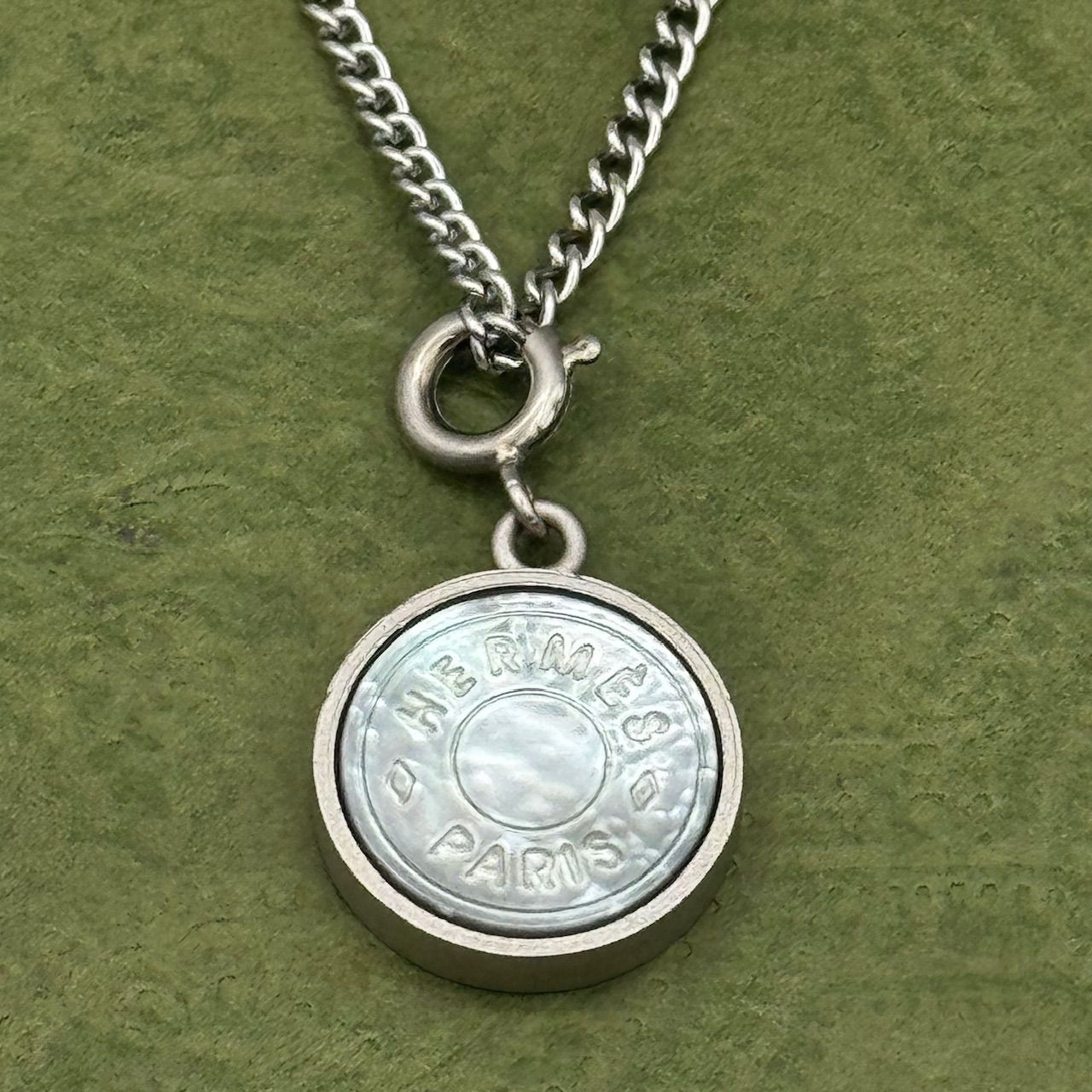 HERMES セリエ シェル ペンダントトップ ネックレス チャーム 4-2-99 HERMES セリエ シェル ペンダントトップ ネックレス チャーム 4-2-99