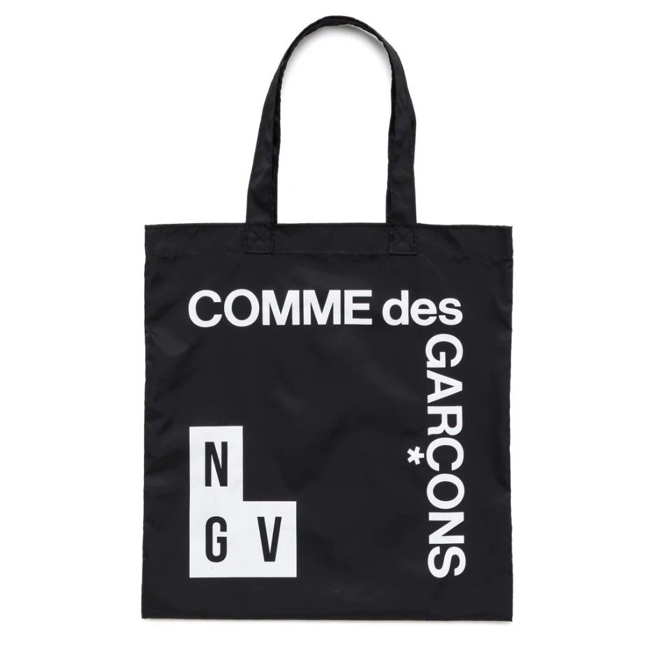COMME des GARÇONS × NGVコラボ限定トートバッグ 新品❗️ COMME des GARÇONS × NGV 限定 トートバッグ コムデギャルソン 海外