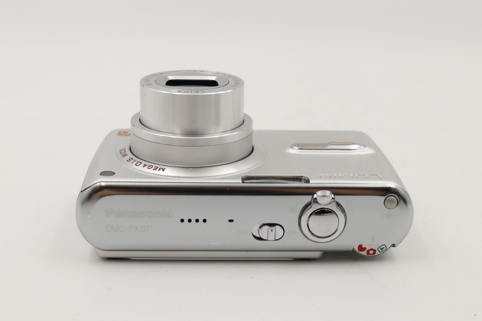 極上品☆Panasonic LUMIX DMC-FX07 パナソニック ルミックス シルバー