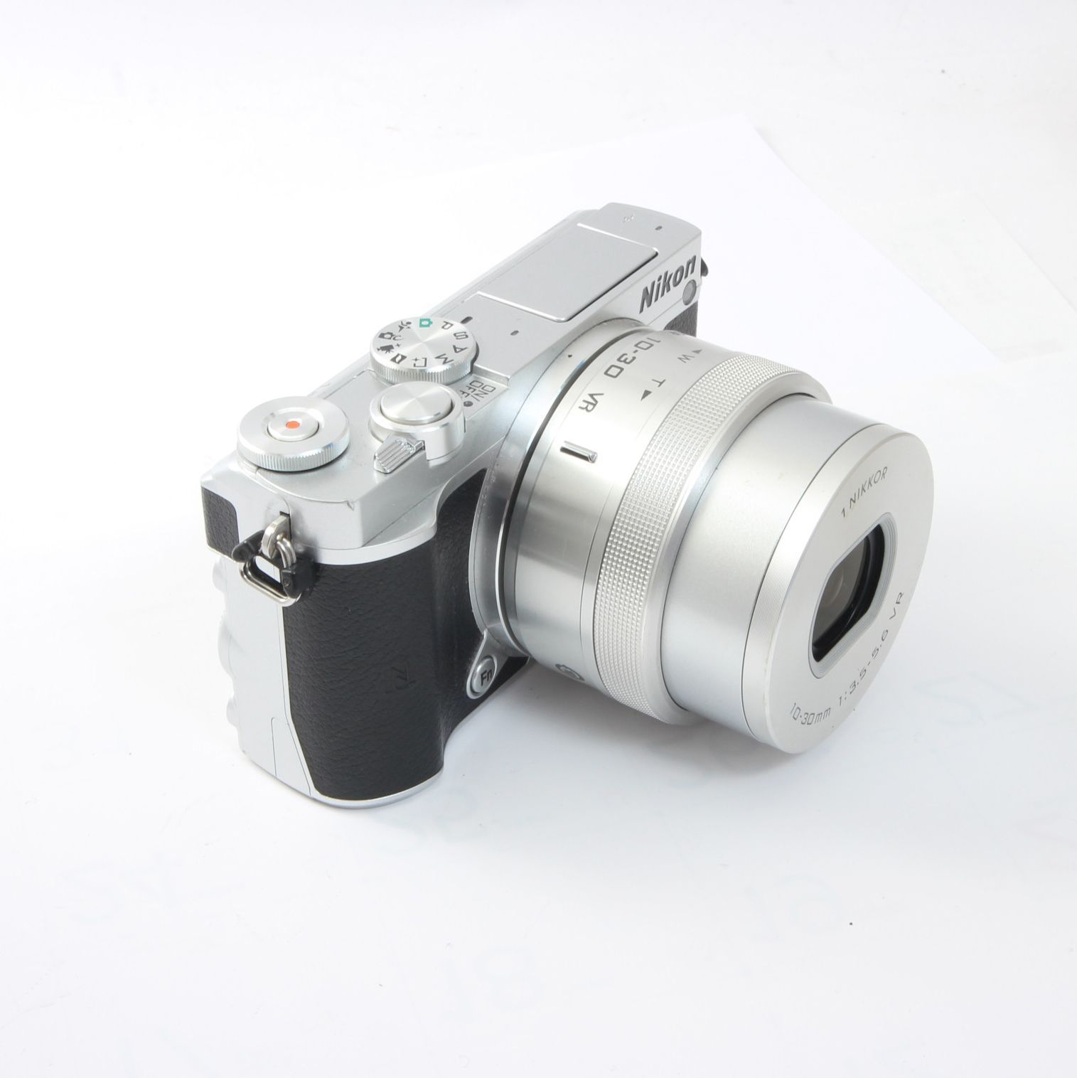 動作良好 NIKON 1 J1 10-30mm VR レンズキット シルバー Nikon 1 J1