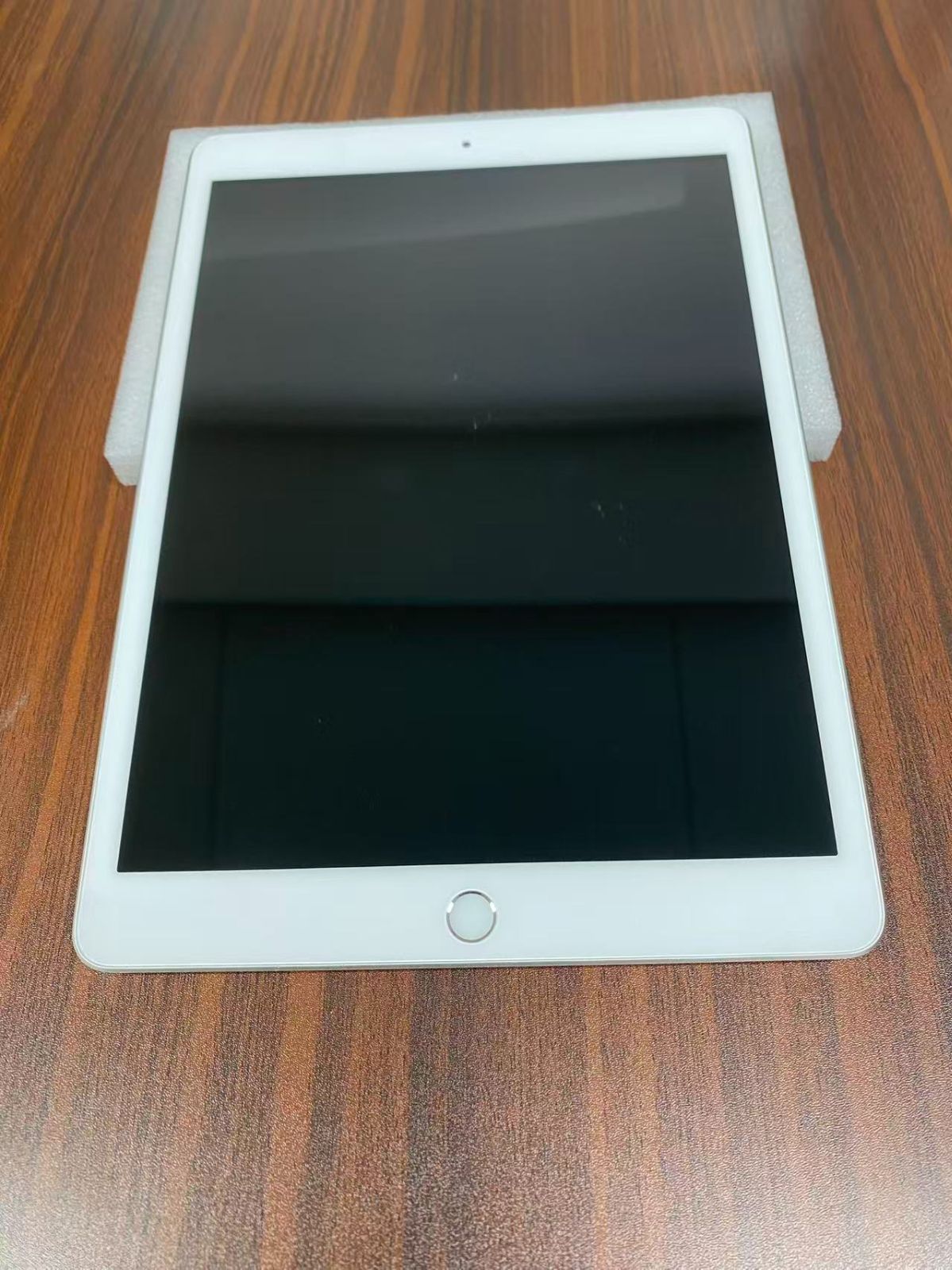 動作確認・初期化済み】外装美品電池83％Apple iPad8 Wi-Fi + Cellular