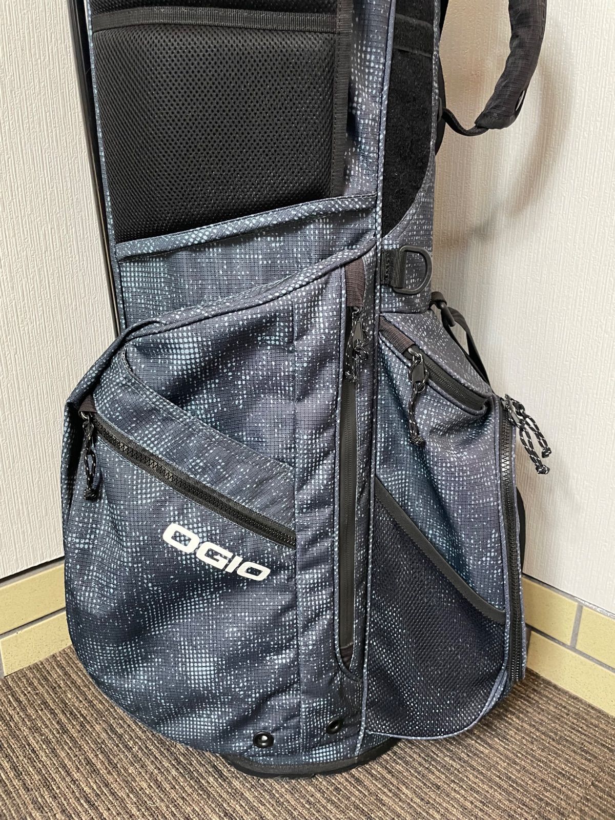OGIO オジオ スタンド式キャディバック CONVOYシリーズ ヘイズ - メルカリ
