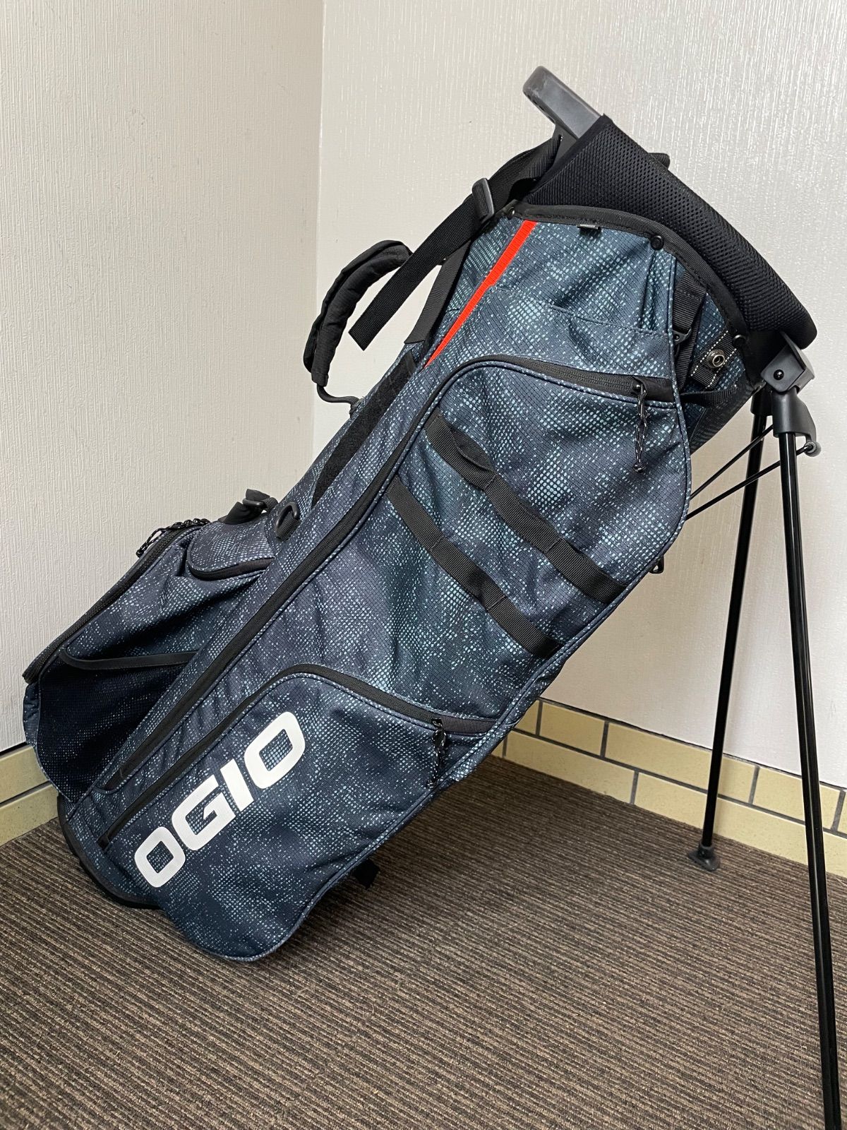 【美品】オジオ OGIO CONVOYシリーズ キャディバッグ スタンド式 軽量 OGIO オジオ スタンド式キャディバック CONVOYシリーズ ヘイズ 【公式