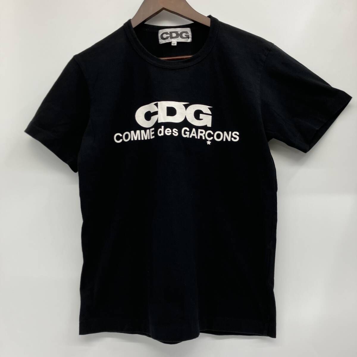 CDG/コムデギャルソン／半袖Tシャツ/ロゴBLK SZ- T005／サイズM - メルカリ