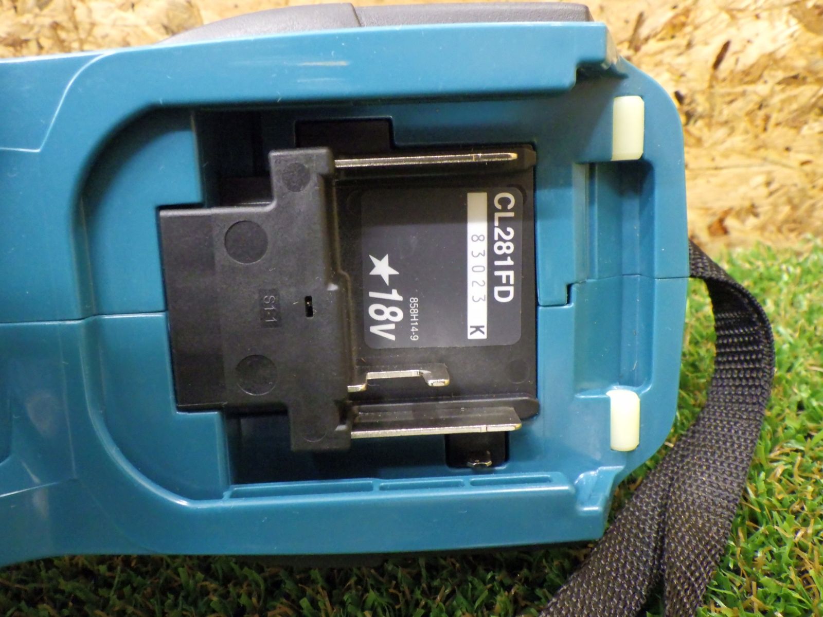マキタ CL281FD 充電式クリーナー 電動工具 掃除機 欠品あり Makita