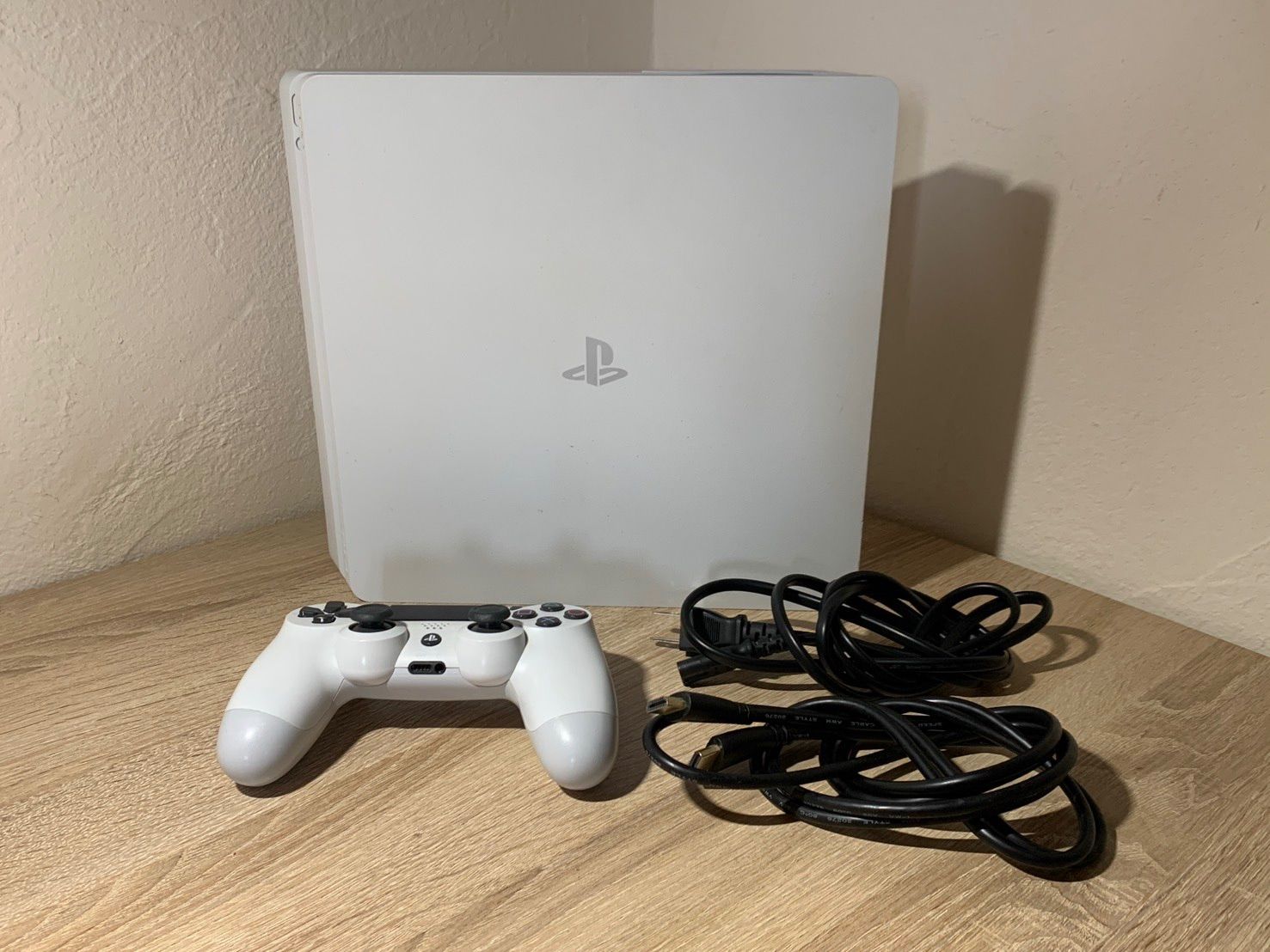 9366 PlayStation PS4 CUH-2100B ホワイト - メルカリ
