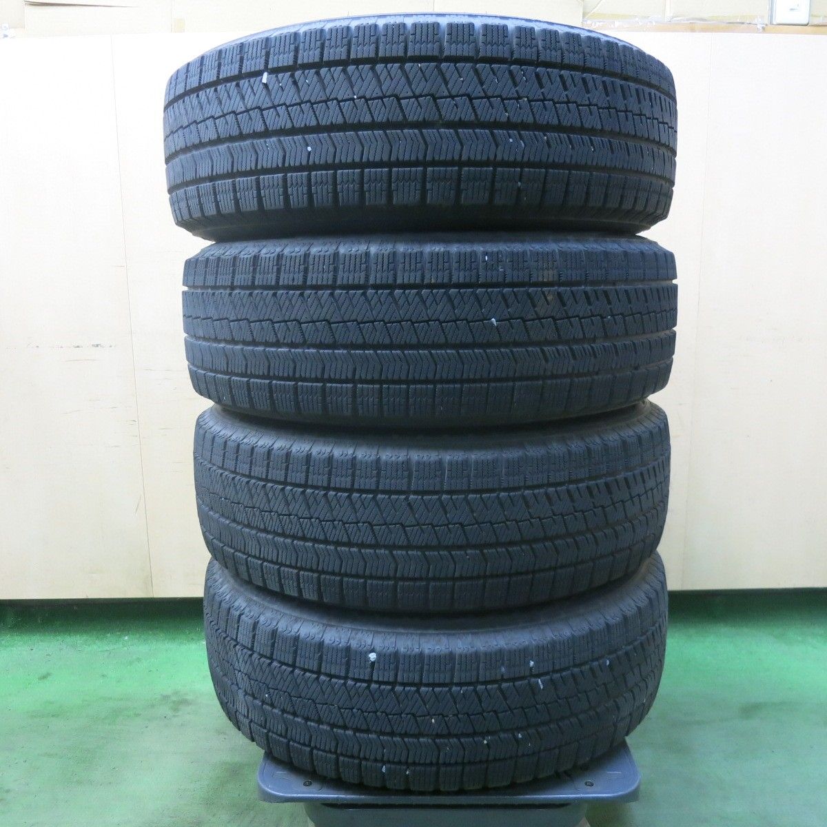 バリ溝！キレイ！9分☆スタッドレス 205/65R16 ブリヂストン 