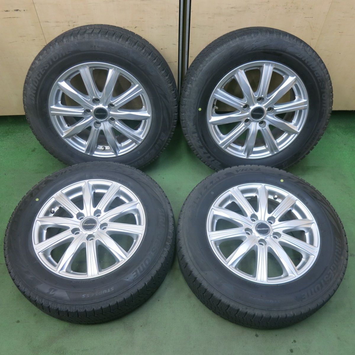 バリ溝！キレイ！9分☆スタッドレス 205/65R16 ブリヂストン 
