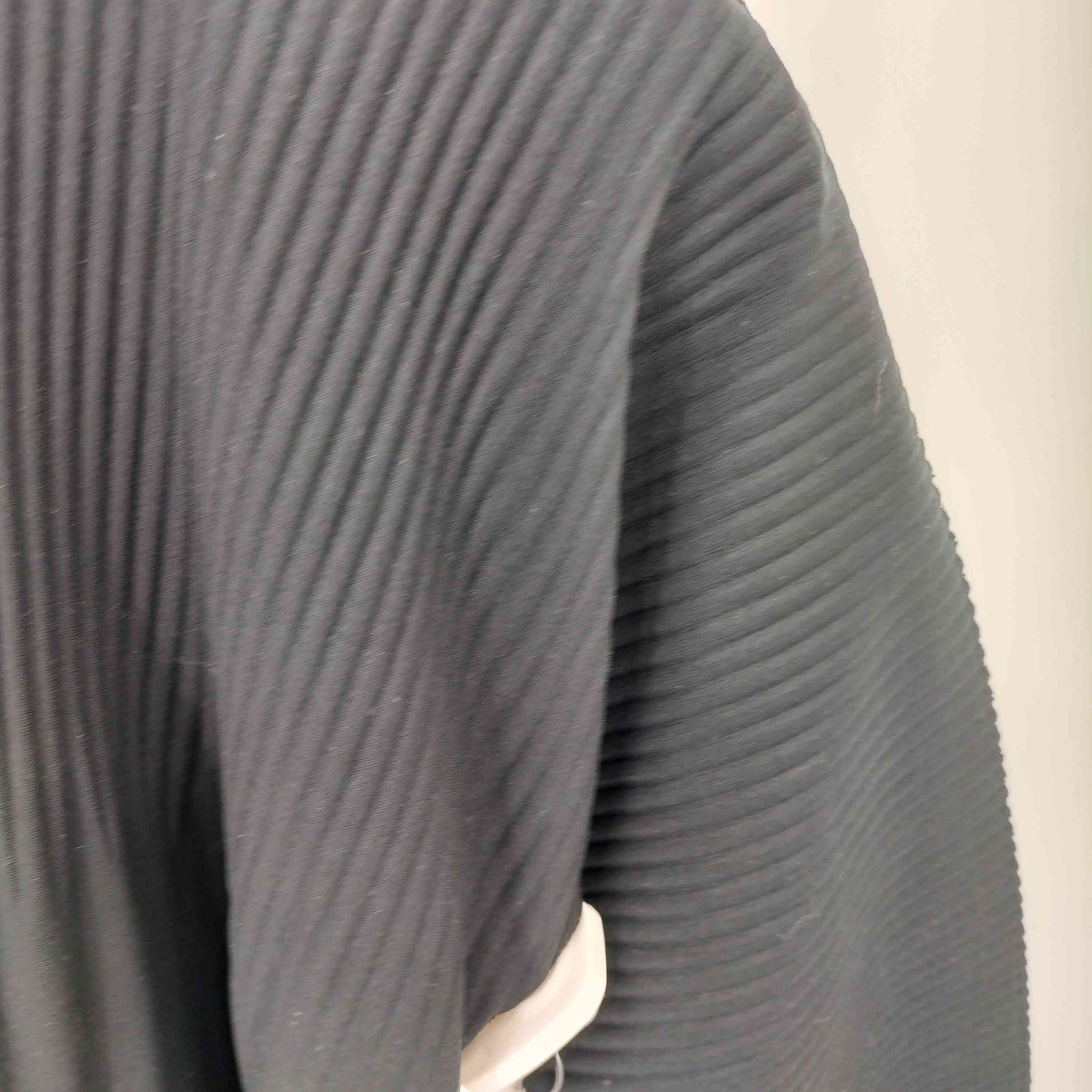ISSEY MIYAKE me A.POC プリーツ トップス イッセイミヤケミー ISSEY MIYAKE me A-POC プリーツデザイン ロング