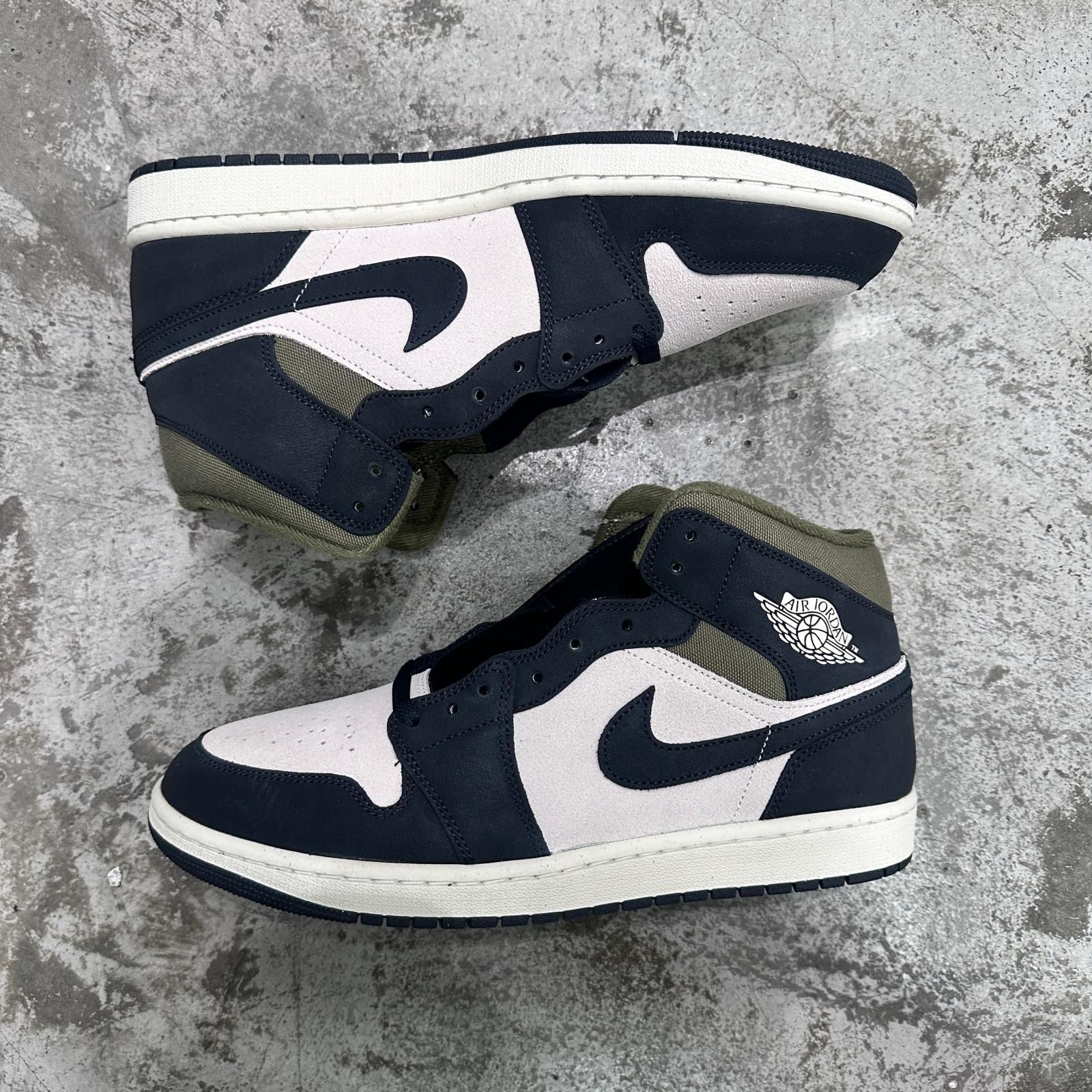 国内正規 未使用 NIKE Air Jordan 1 Mid SE ジョーダン1 スニーカー 