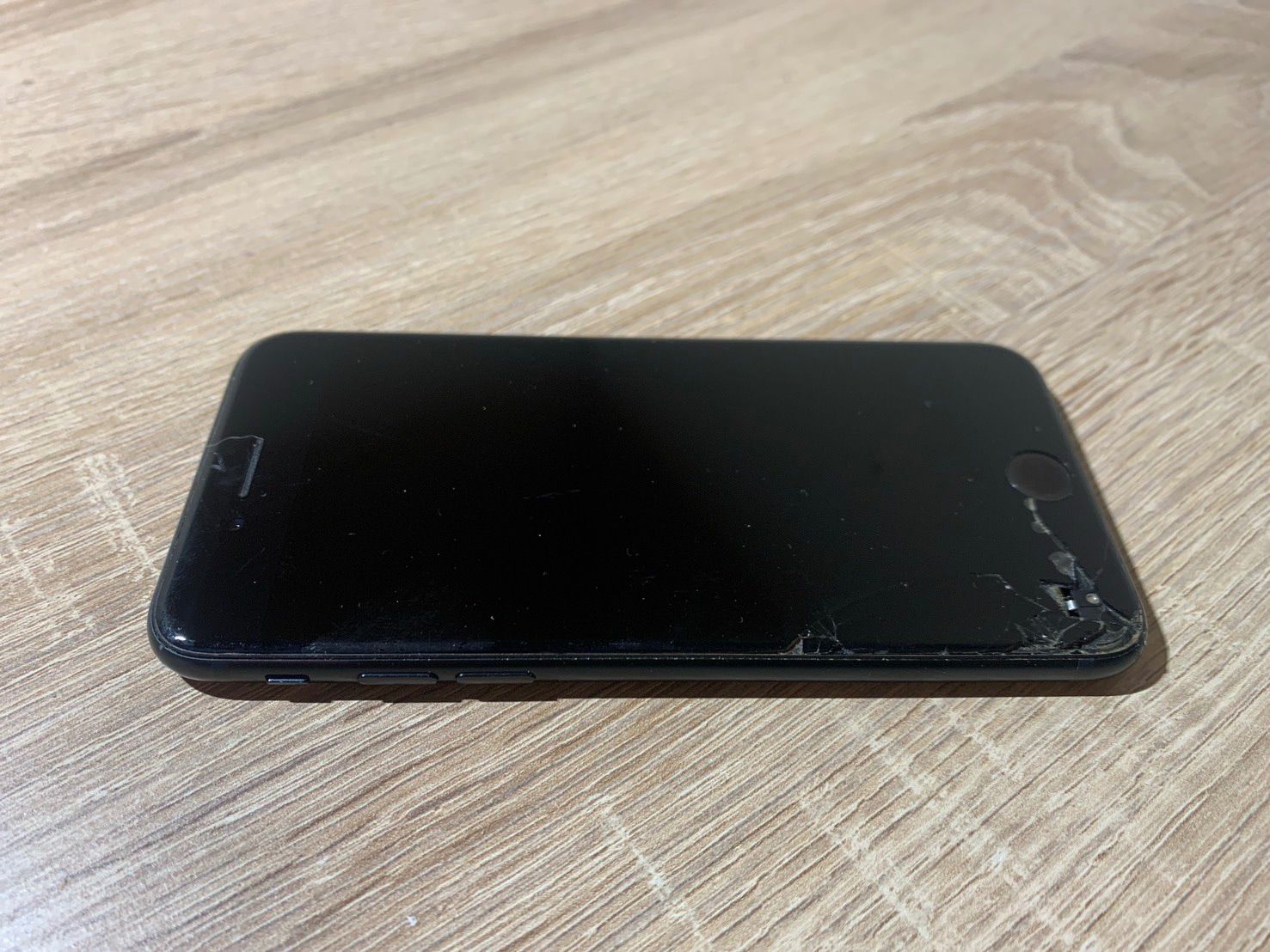iPhone SE 3 64GB ミッドナイト ジャンク品 - メルカリ