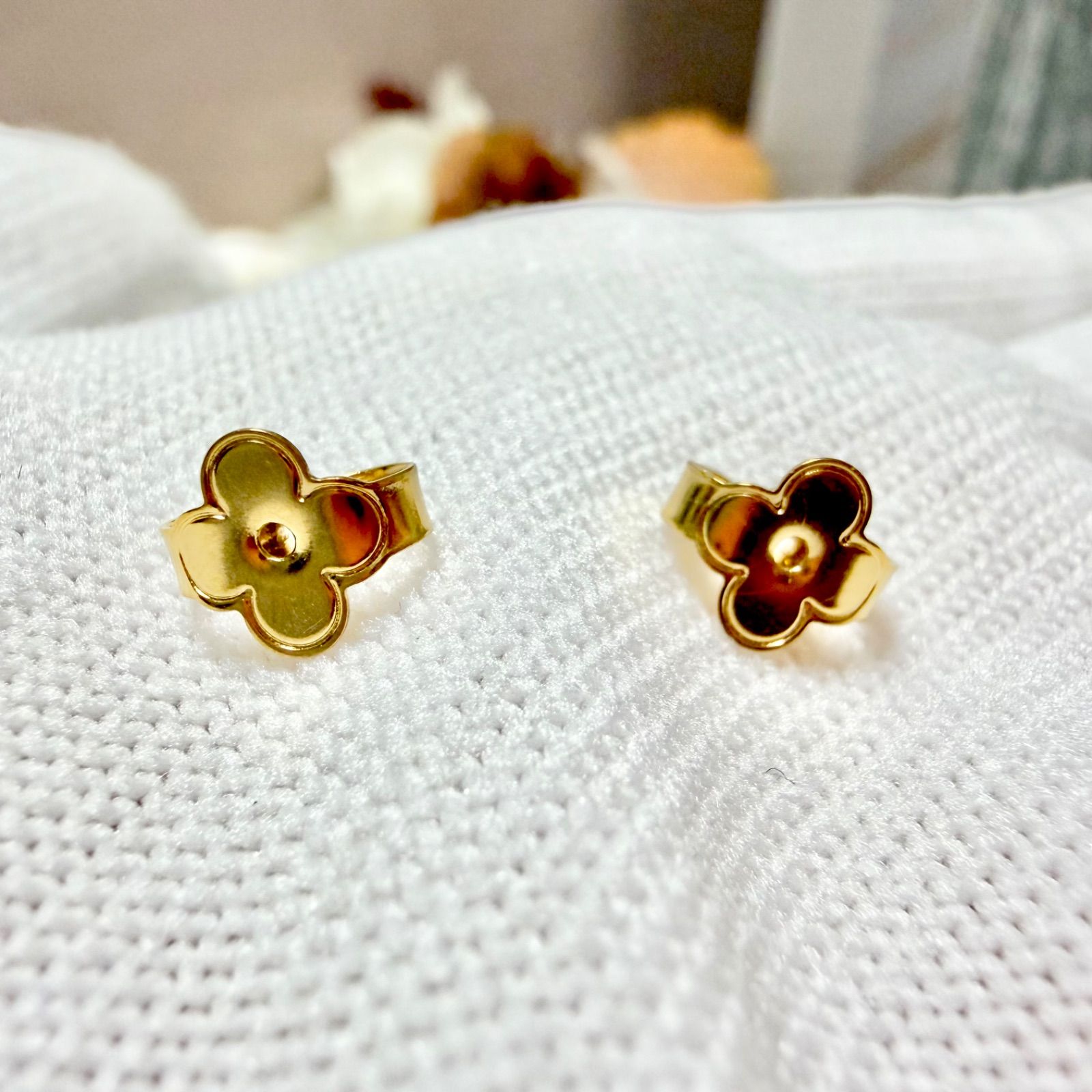 LOUIS VUITTON ルイヴィトン エセンシャルV ピアス ゴールド G2512-011