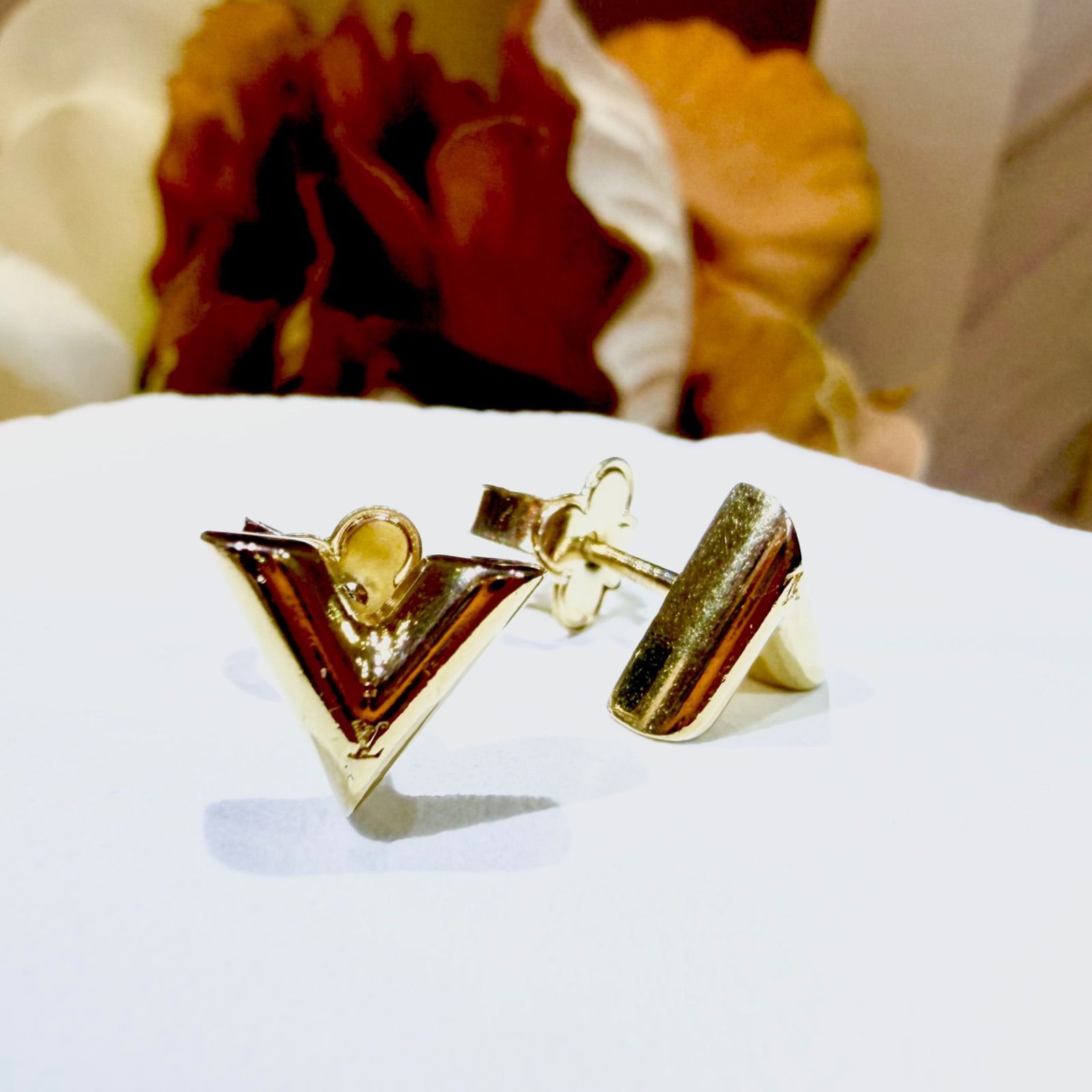 LOUIS VUITTON ルイヴィトン エセンシャルV ピアス ゴールド G2512-011