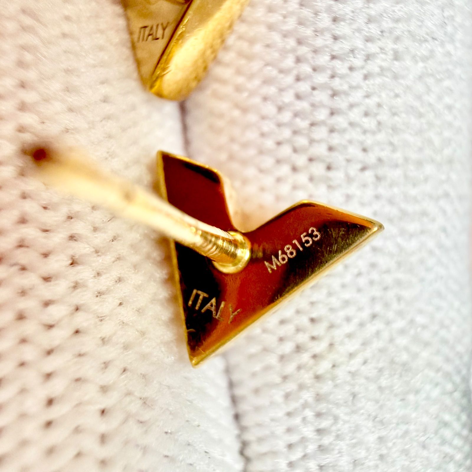 LOUIS VUITTON ルイヴィトン エセンシャルV ピアス ゴールド G2512-011