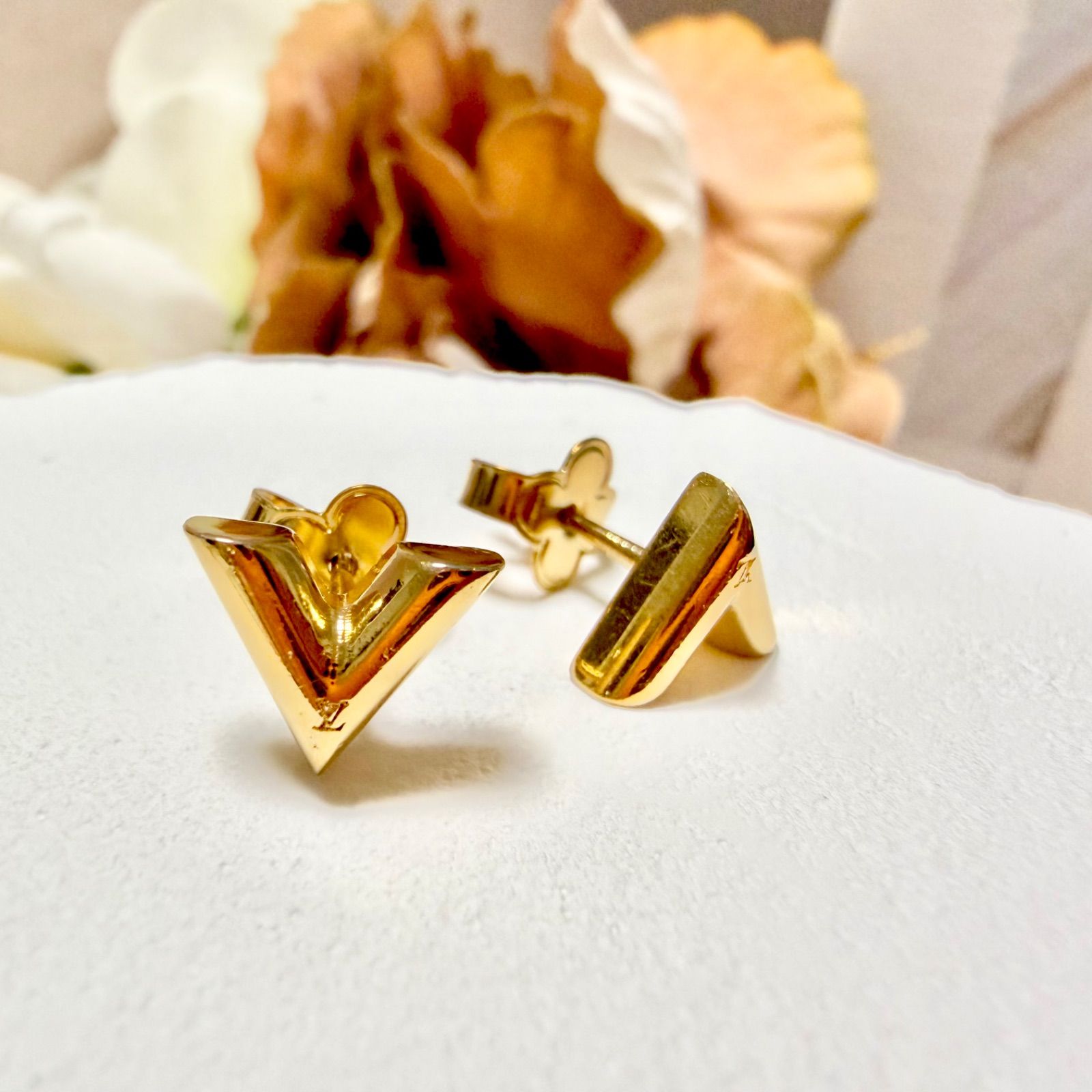 LOUIS VUITTON ルイヴィトン エセンシャルV ピアス ゴールド G2512-011
