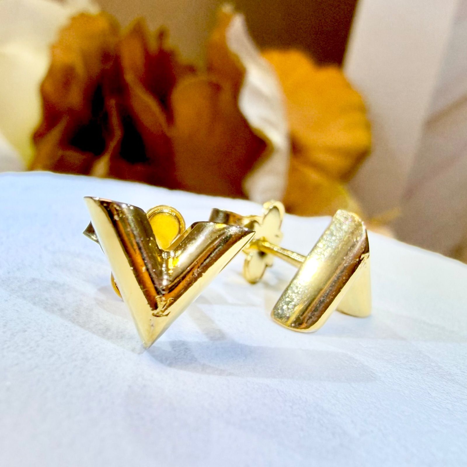 LOUIS VUITTON ルイヴィトン エセンシャルV ピアス ゴールド G2512-011