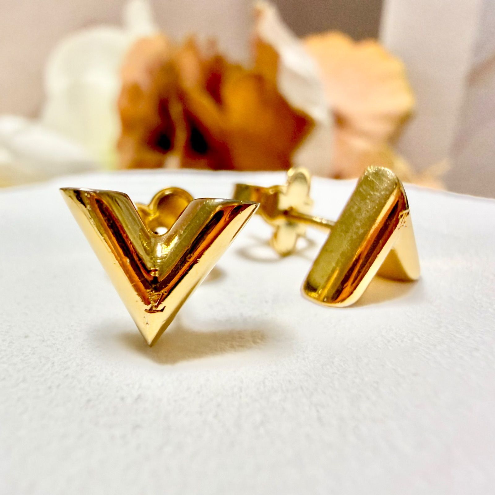 LOUIS VUITTON ルイヴィトン エセンシャルV ピアス ゴールド G2512-011 