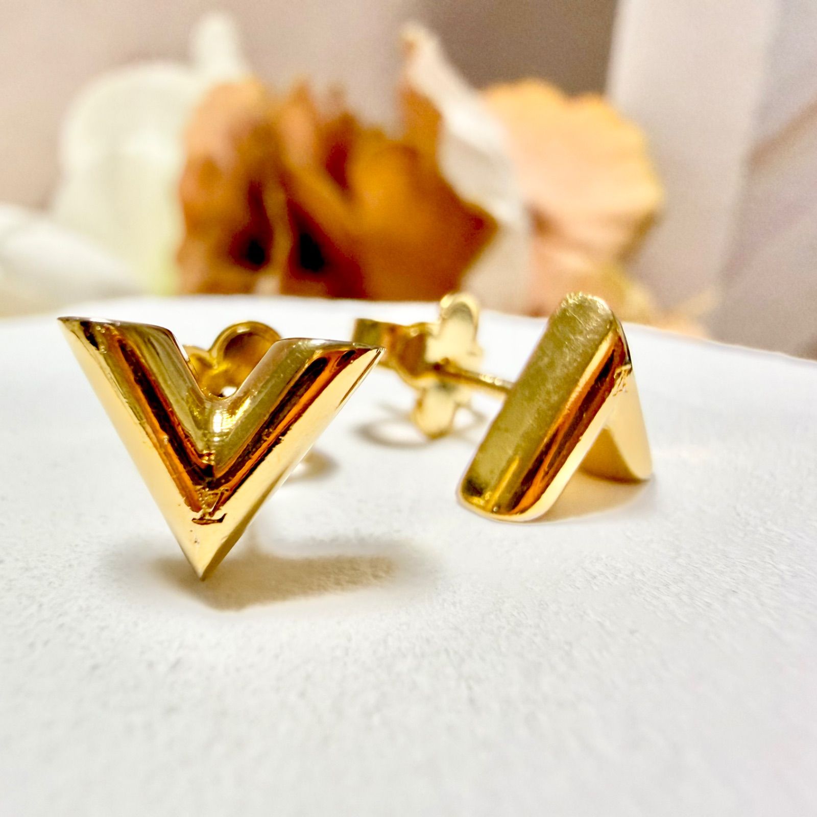 LOUIS VUITTON ルイヴィトン エセンシャルV ピアス ゴールド G2512-011