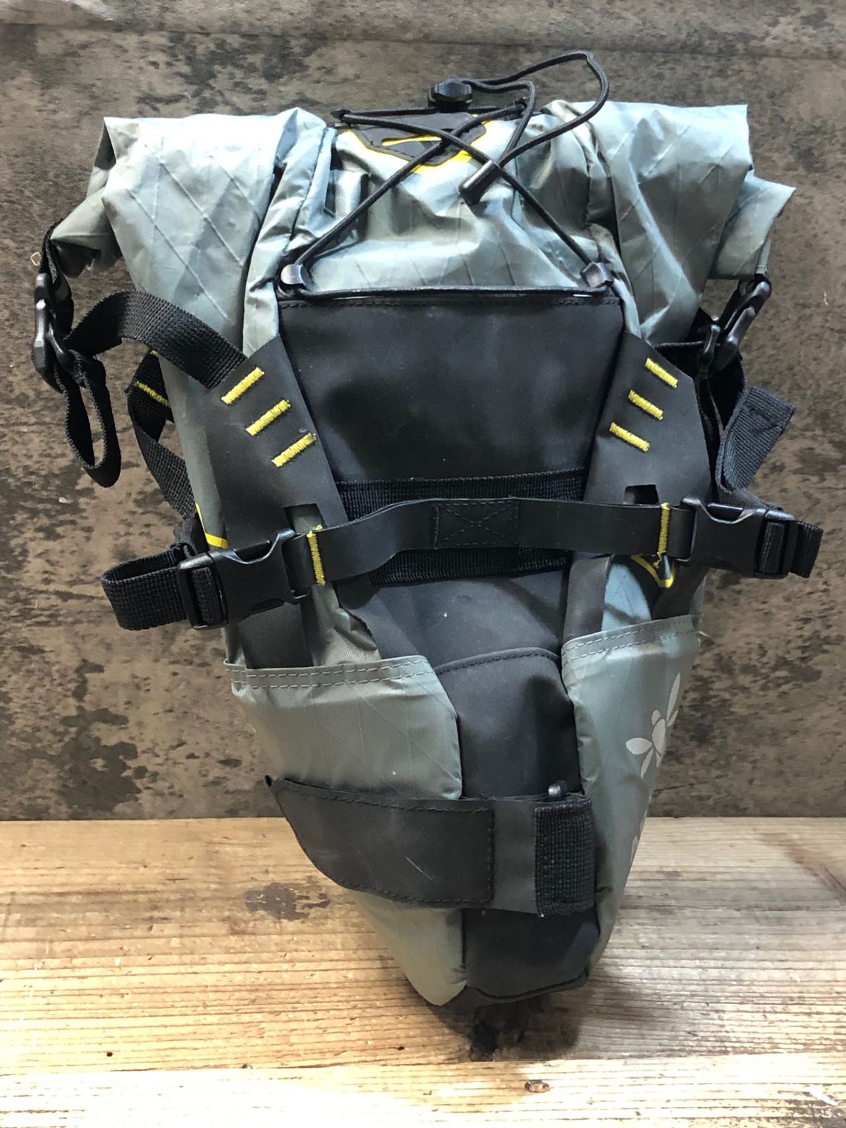 JZ654 アピデュラ APIDURA サドルパック SADDLE PACK サドルバッグ 11L