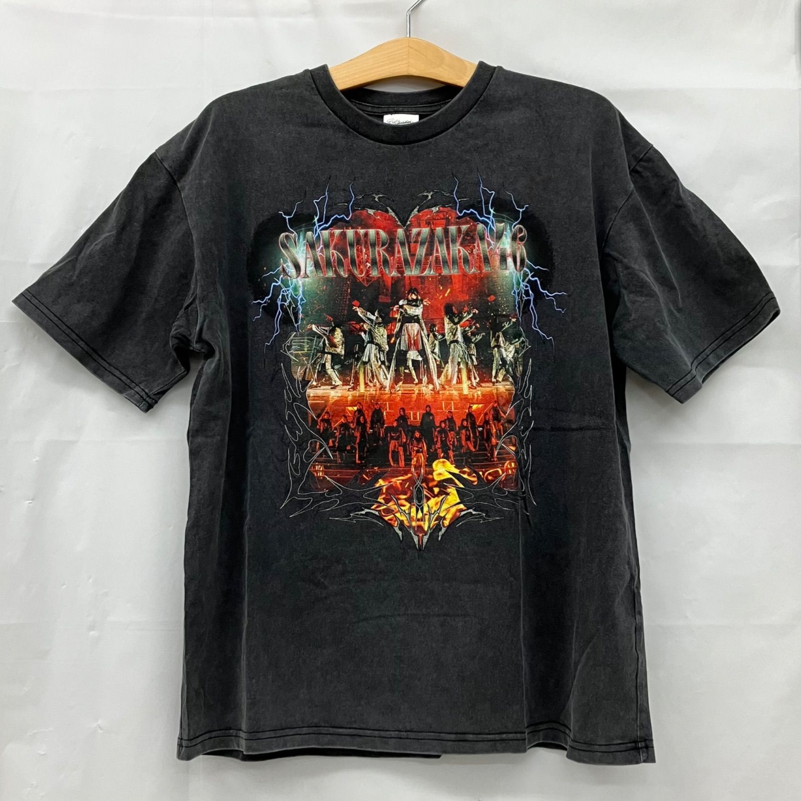 櫻坂46 ロックTシャツ Sサイズ NL4546 f115 - メルカリ