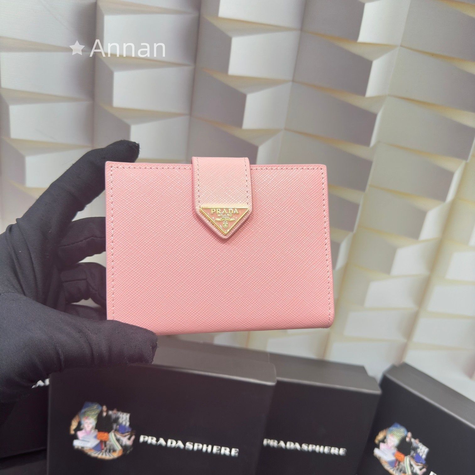 最終値下げ】 人気 PRADA プラダ 折り財布 小銭入れ - メルカリ