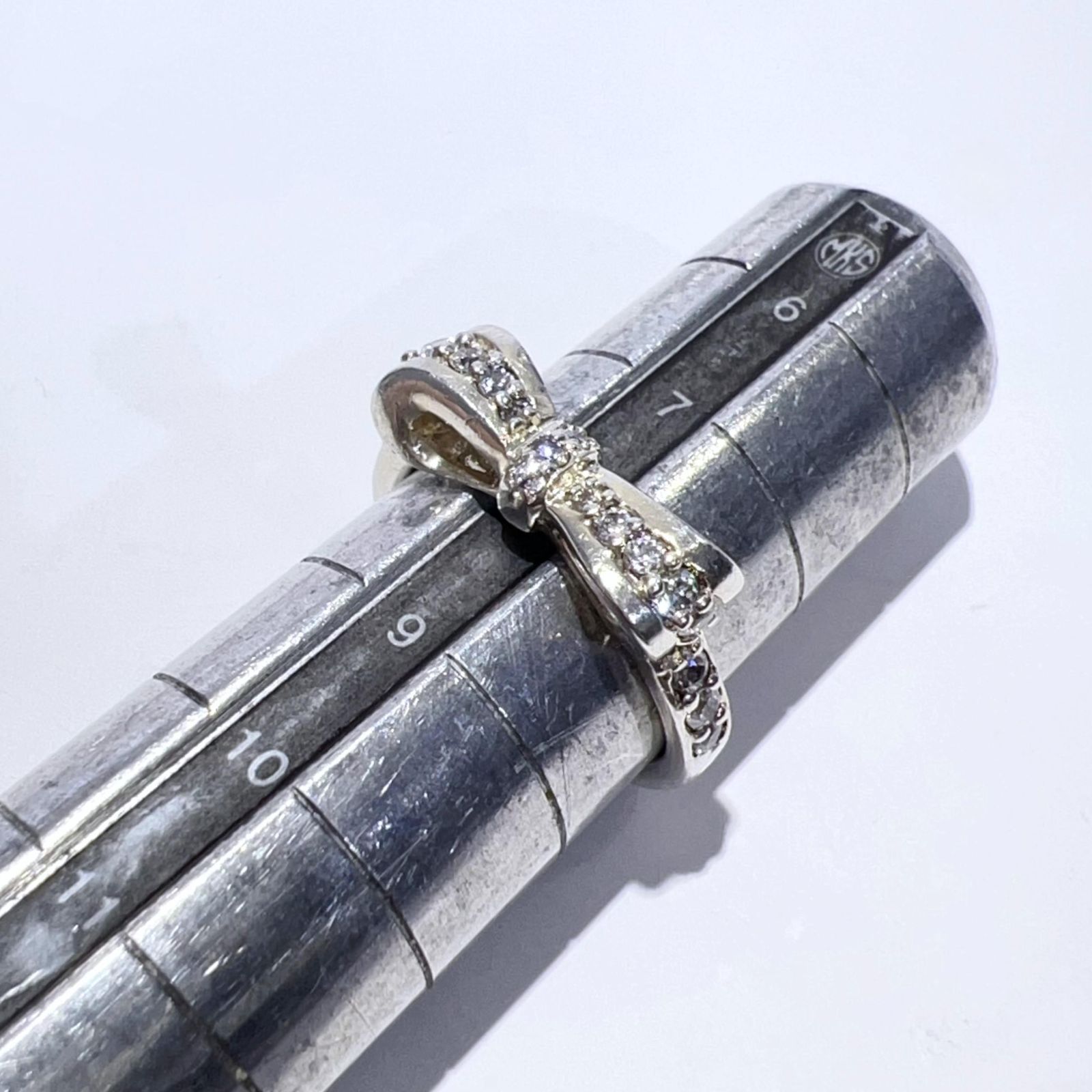 4℃ ヨンドシー SV925 リボン モチーフ CZ リング 8号 3.1g ホワイト 