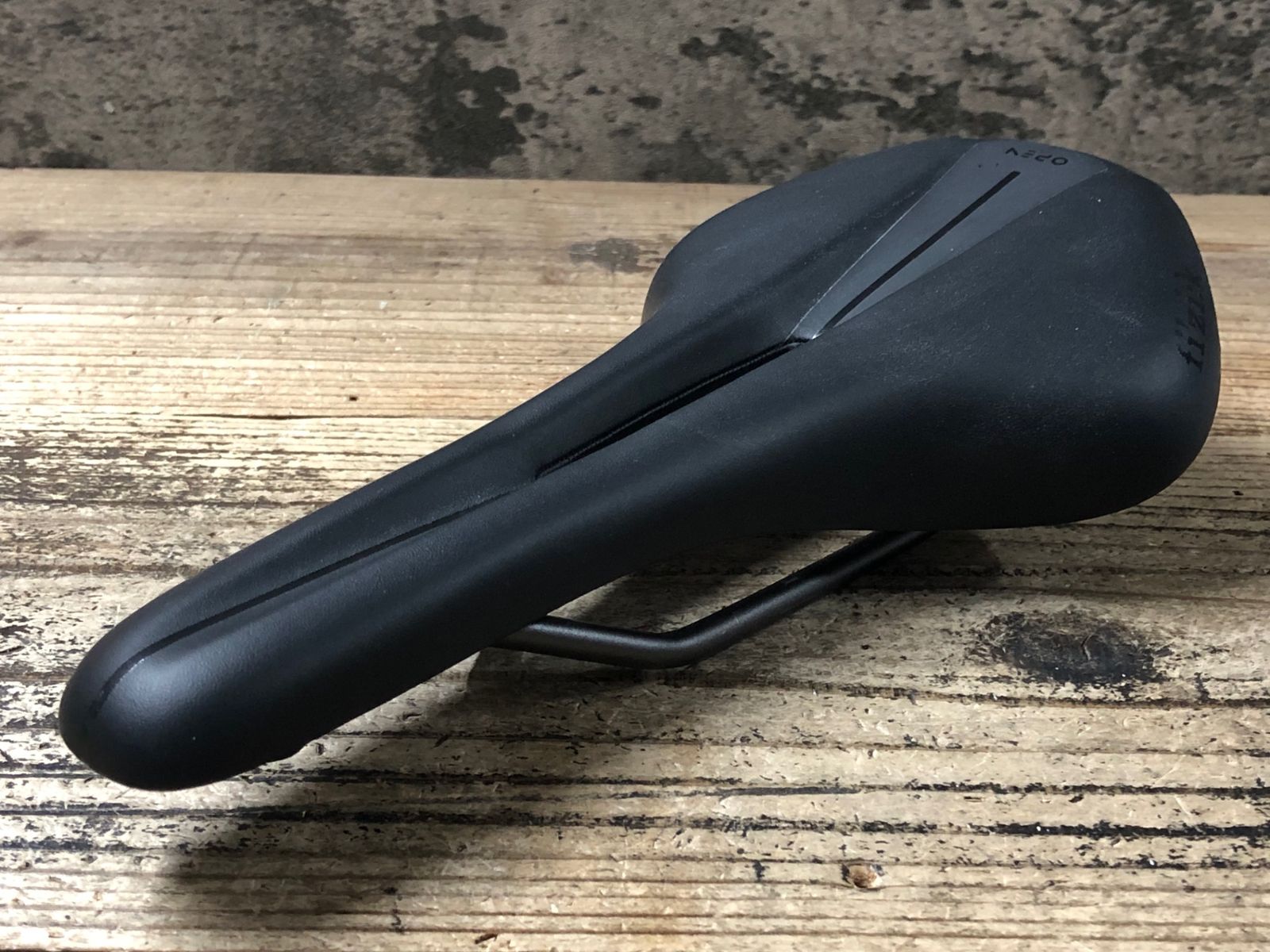 JZ389 フィジーク fizik アンタレス Antares R3 Open サドル KiuM