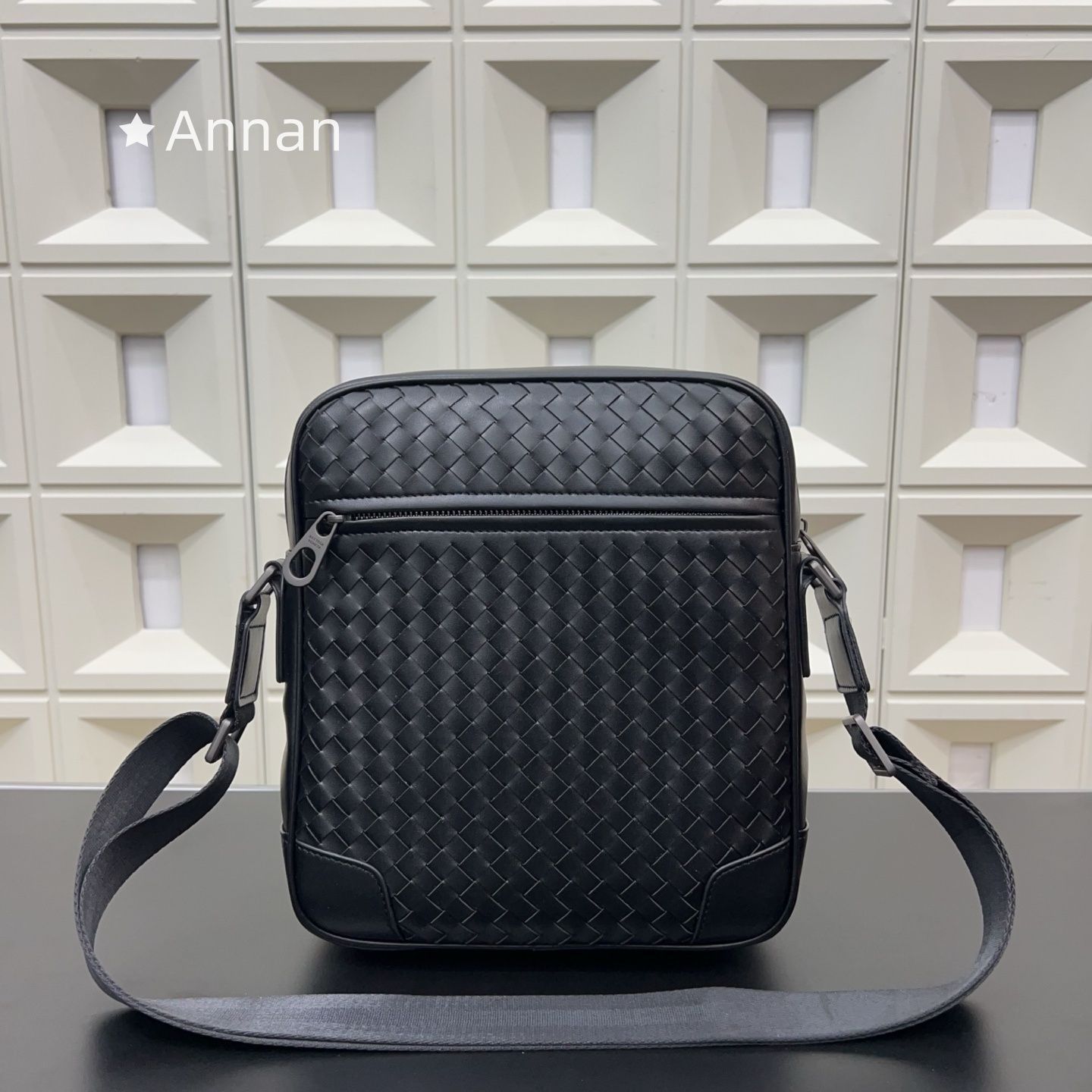 最終値下げ メンズ Bottega Veneta ボッテガヴェネタ ショルダーバッグ 