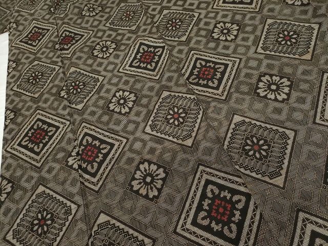 平和屋着物●本場大島紬　龍郷絣　正絹　逸品　AABG7933cs 平和屋着物○本場大島紬 龍郷絣 正絹 逸品 AABG7933cs 【公式通販】